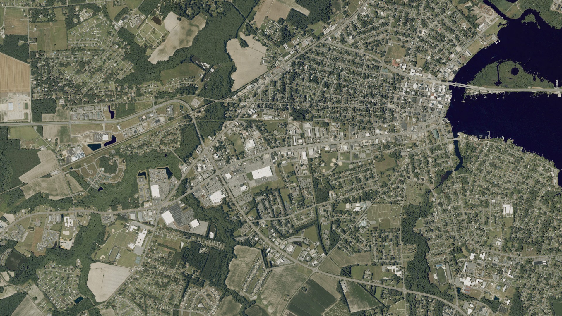 Natural-color aerial photograph of land around Elizabeth City, North Carolina