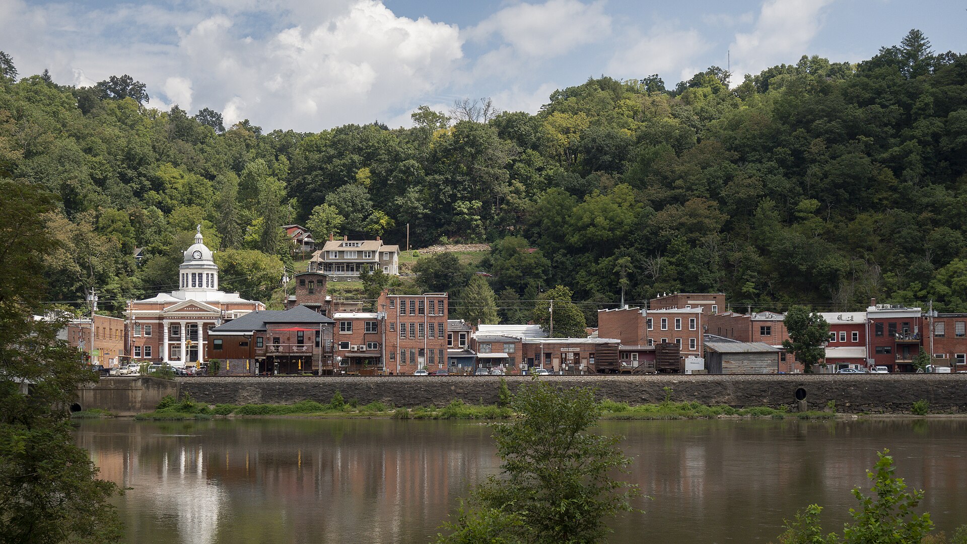 Marshall, North Carolina, on the right bank of the French Broad River near Asheville