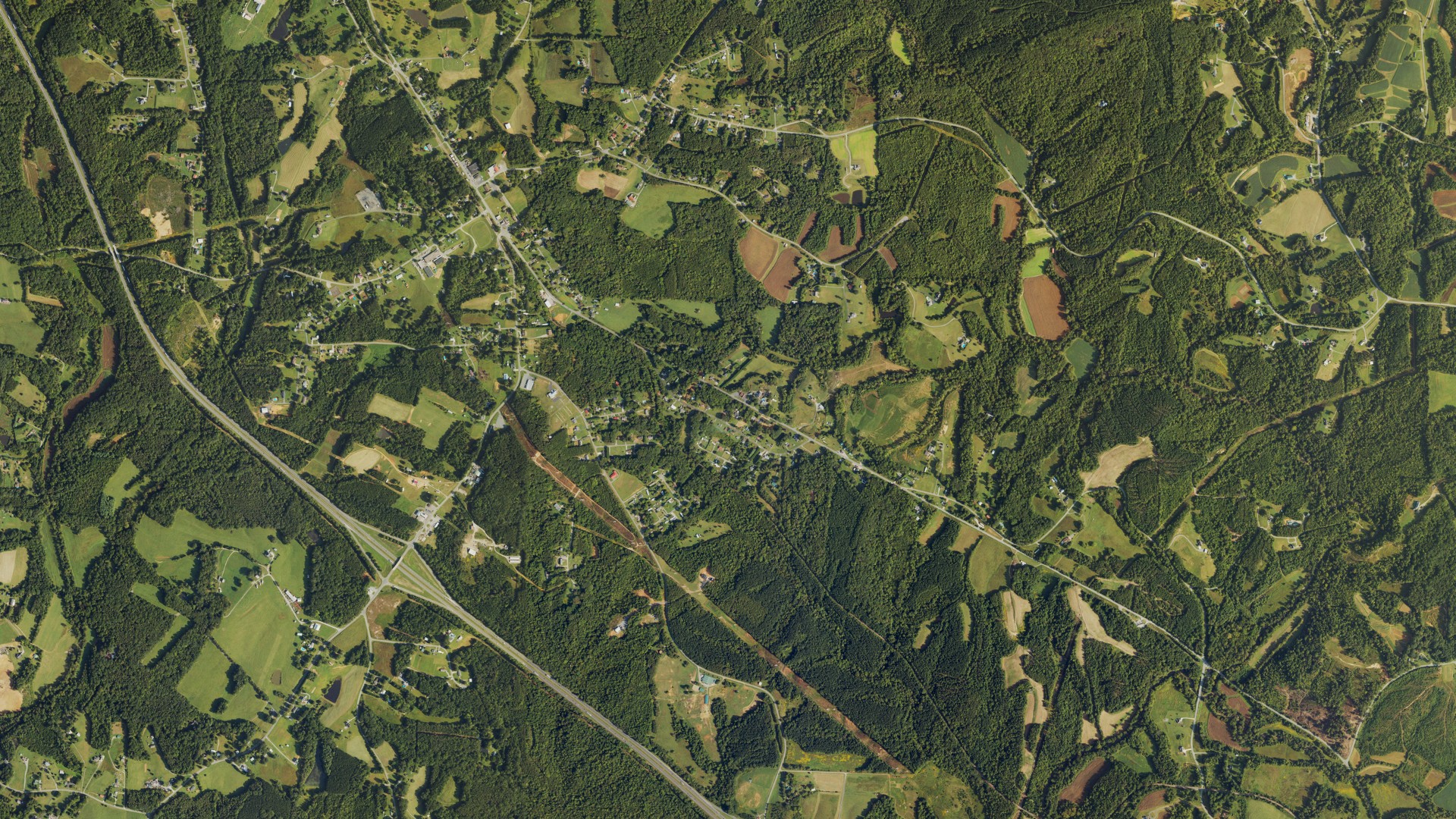 Natural-color aerial photograph of land around Pinnacle, North Carolina
