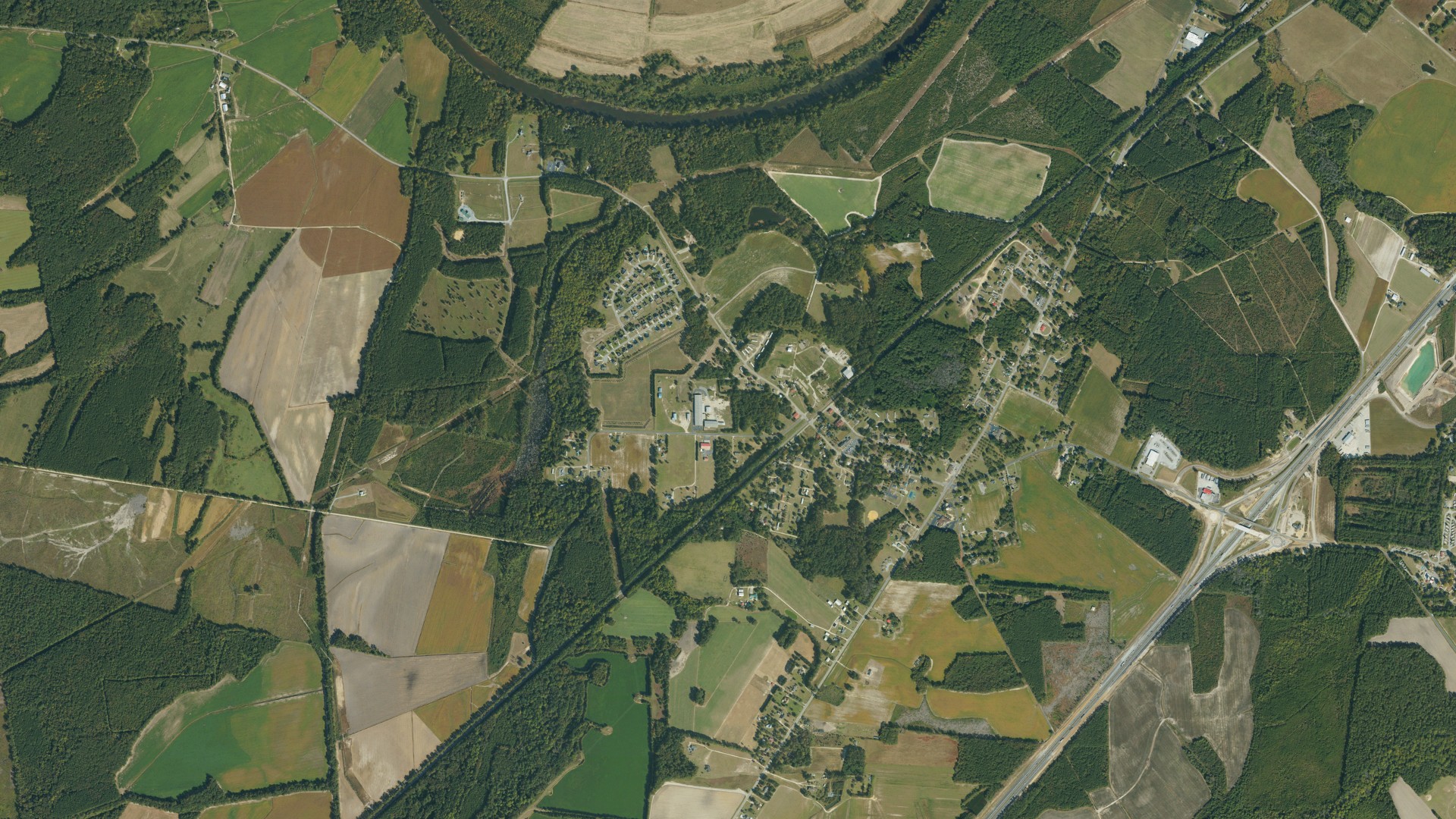 Natural-color aerial photograph of land around Wade, North Carolina