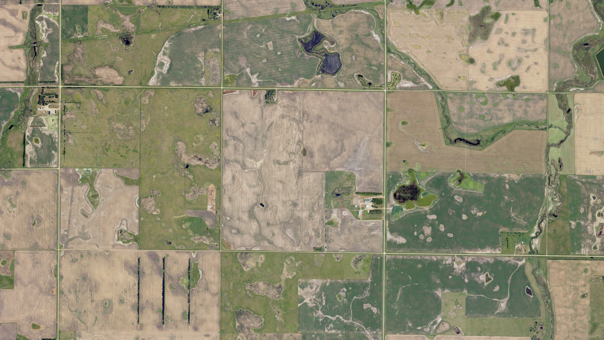 Aerial view of land around Ellendale, North Dakota