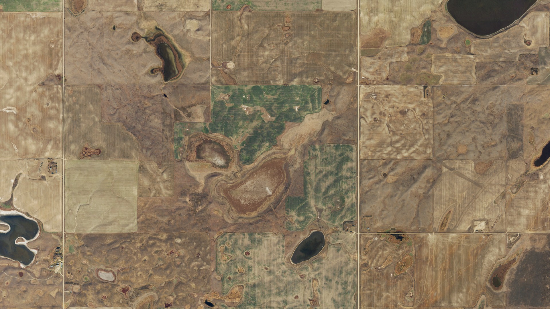 Natural-color aerial photograph of land around Clinton, North Dakota