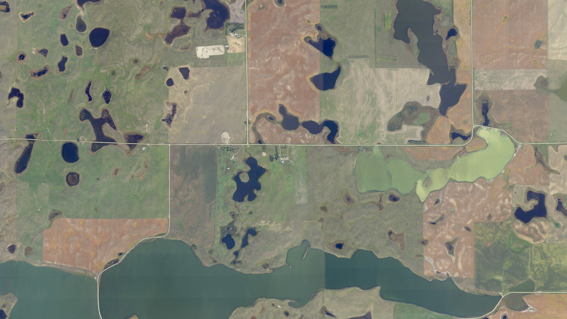 Natural-color aerial photograph of land around Merkel, North Dakota