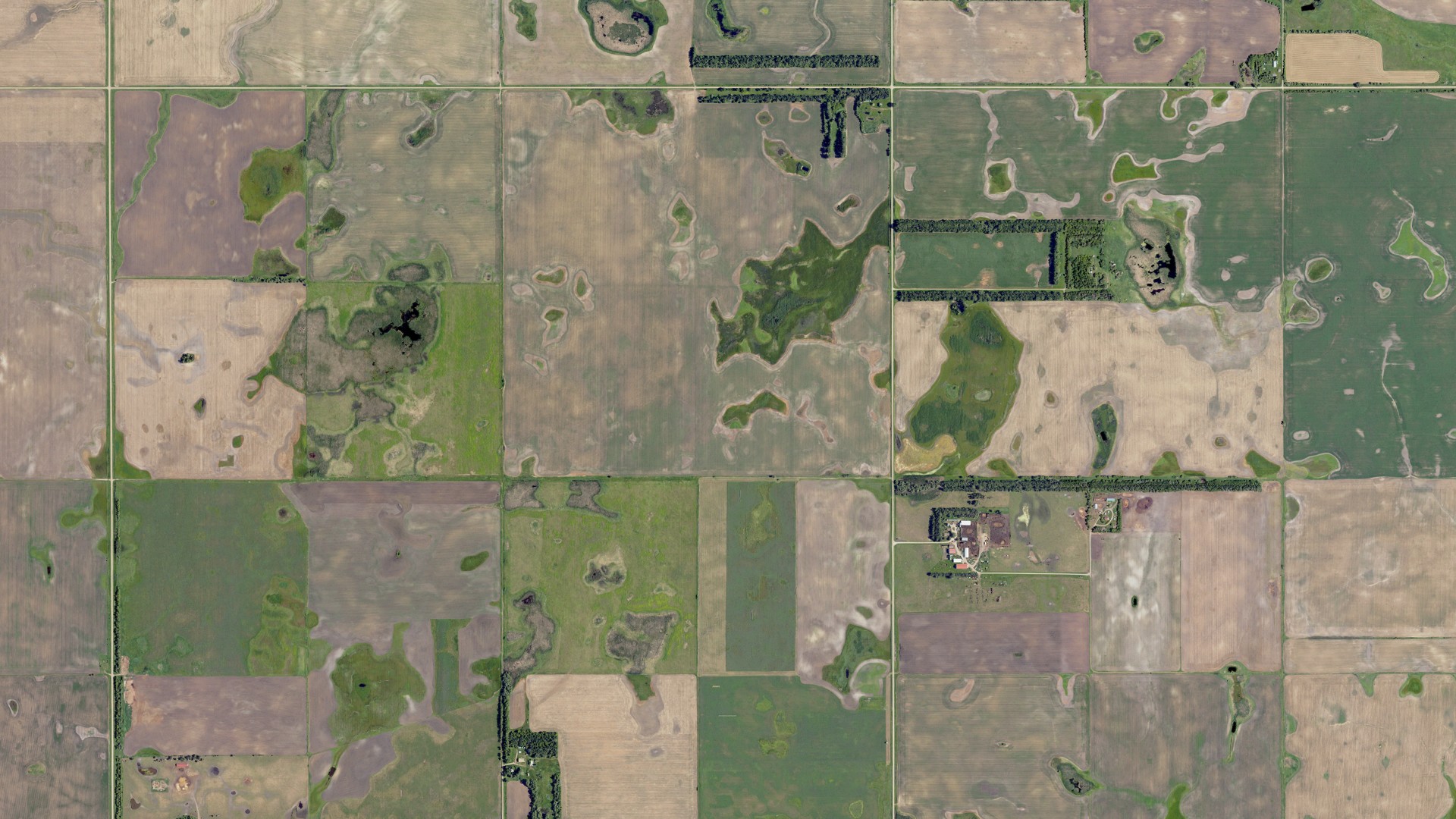 Aerial view of land around Russell, North Dakota