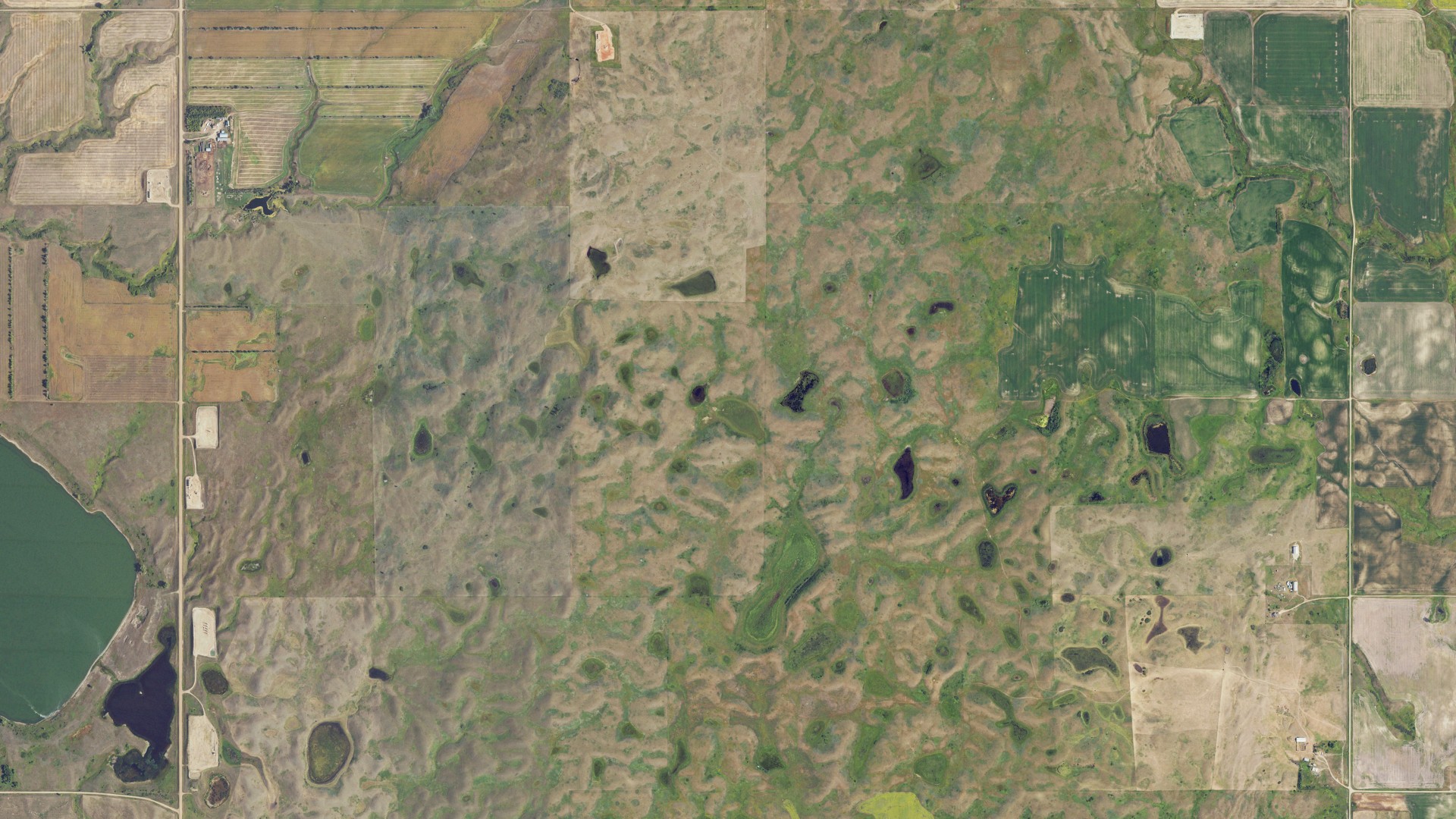 Aerial view of land around Cottonwood, North Dakota