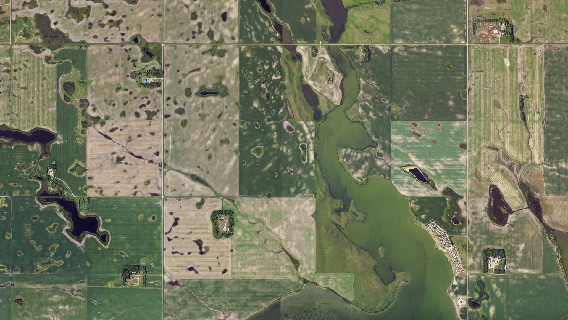 Aerial view of land around Illinois, North Dakota