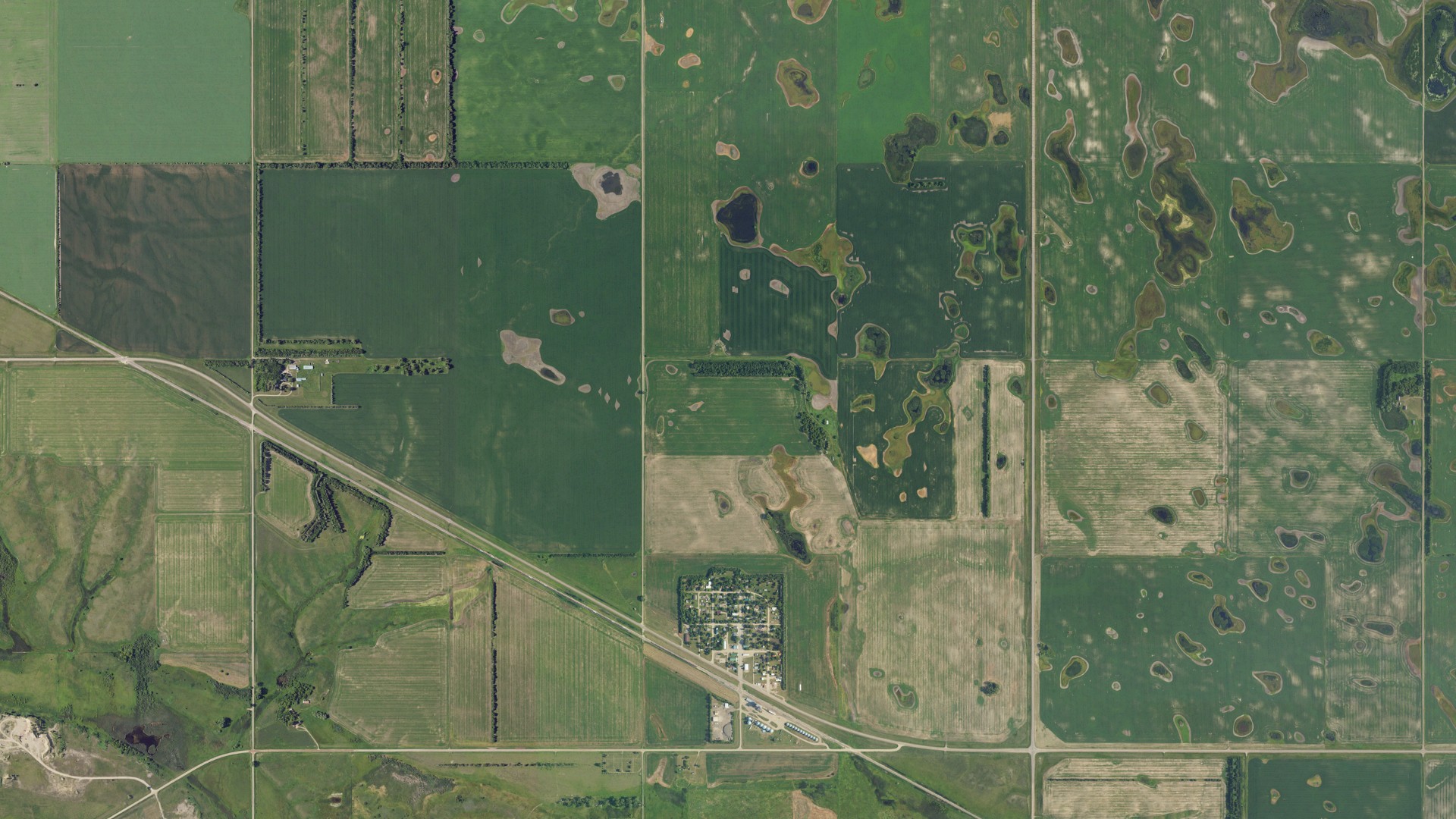 Natural-color aerial photograph of land around Osago, North Dakota