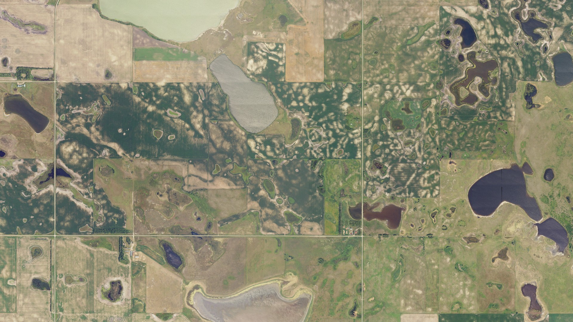 Natural-color aerial photograph of land around Elverum, North Dakota