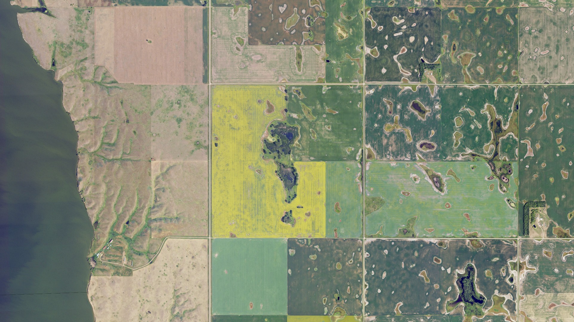 Aerial view of land around Muskego, North Dakota