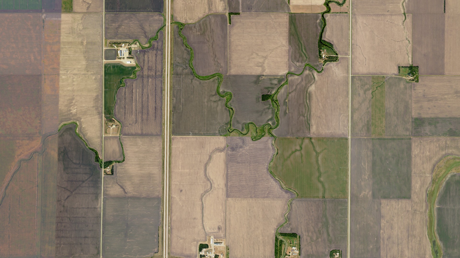Natural-color aerial photograph of land around Mooreton, North Dakota