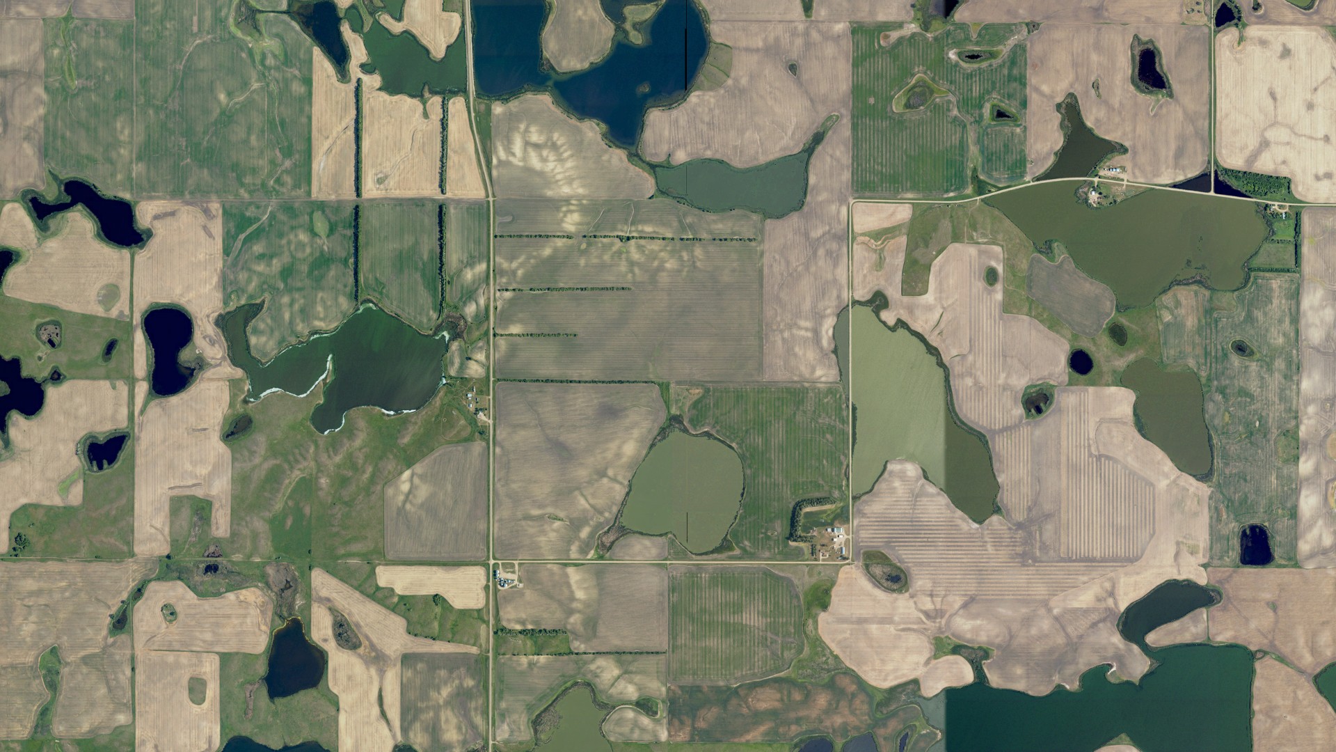 Natural-color aerial photograph of land around Griffin, North Dakota