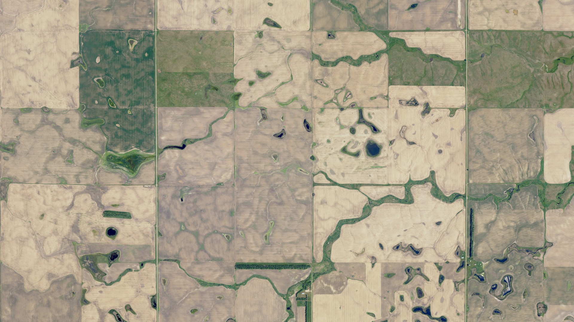 Natural-color aerial photograph of land around Sharlow, North Dakota