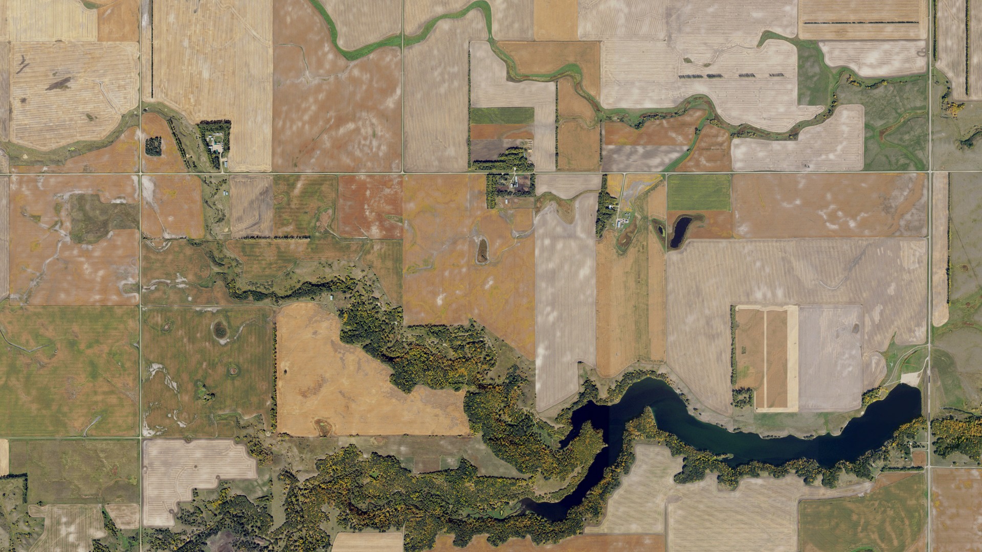 Natural-color aerial photograph of land around Cleveland, North Dakota