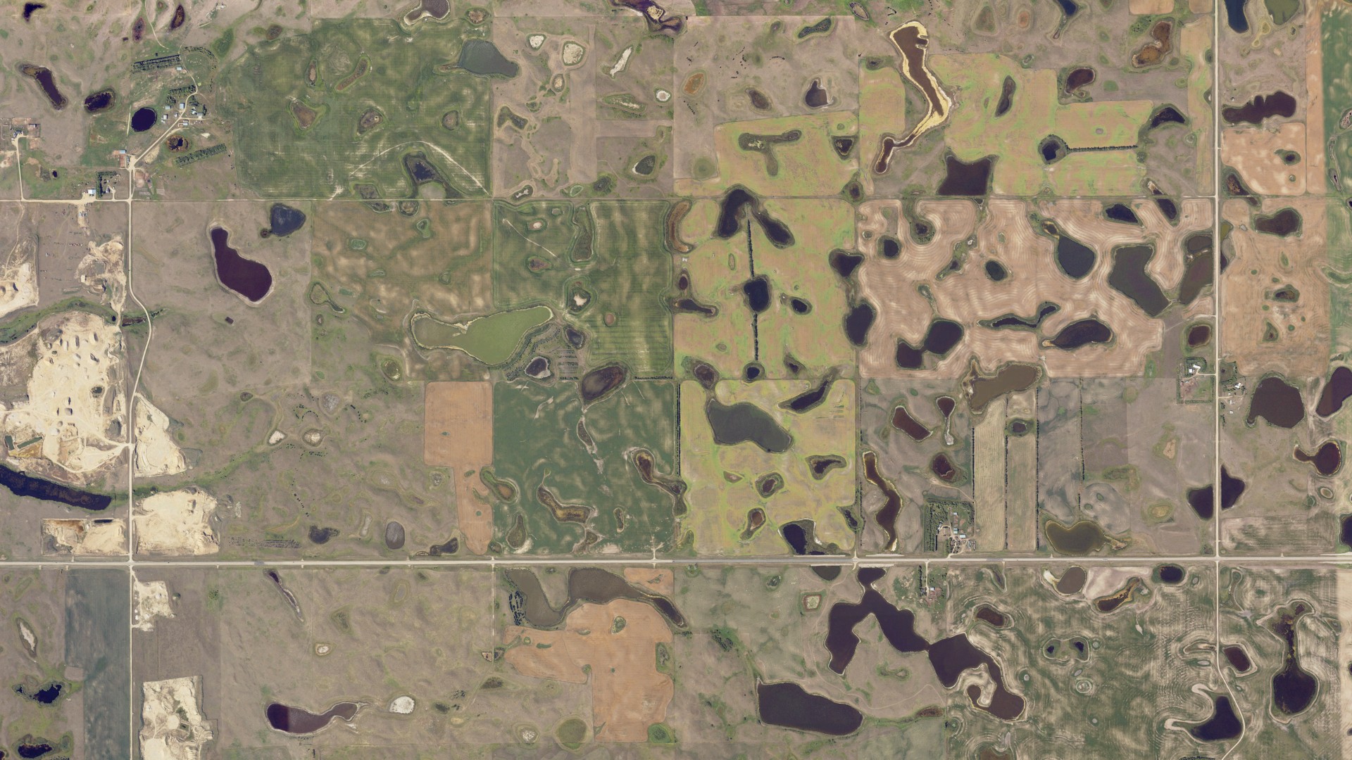 Natural-color aerial photograph of land around Hilton, North Dakota