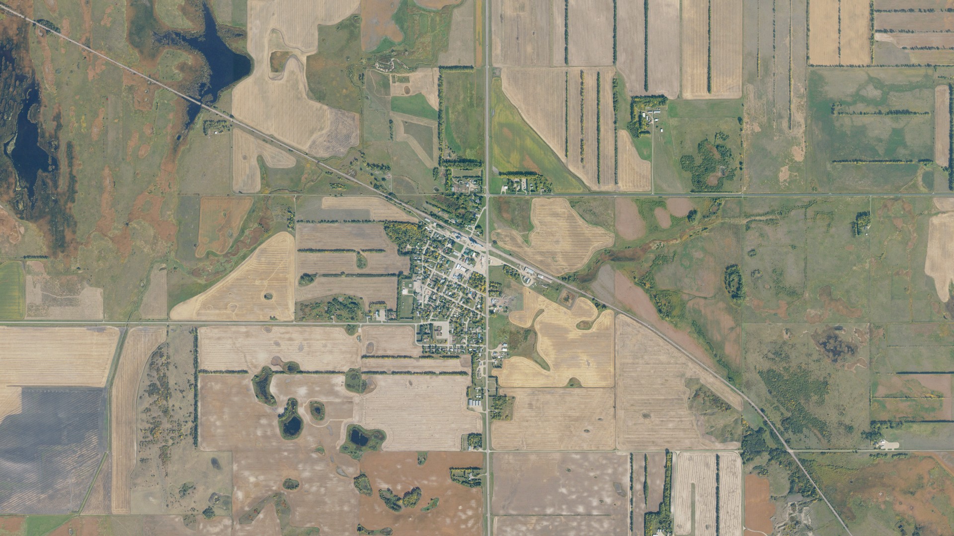 Natural-color aerial photograph of land around Edinburg, North Dakota