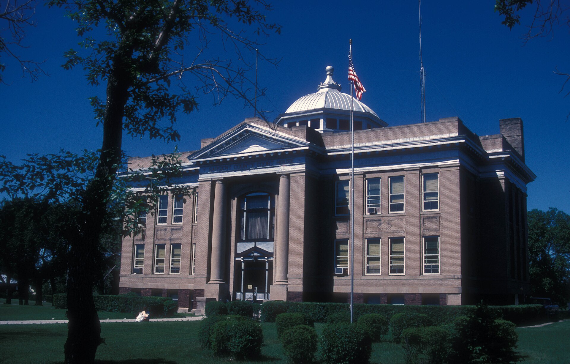 ONE OF MANY DESIGNED BY THIS PAIR OF ARCHITECTS; BUECHNER & ORTH BEAUX-ARTS COURTHOUSE — Forman, North Dakota