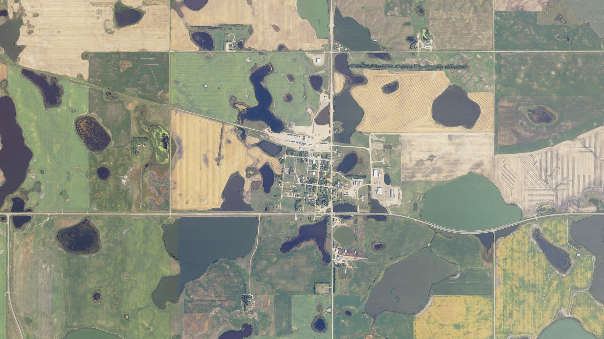 Natural-color aerial photograph of land around Hurdsfield, North Dakota