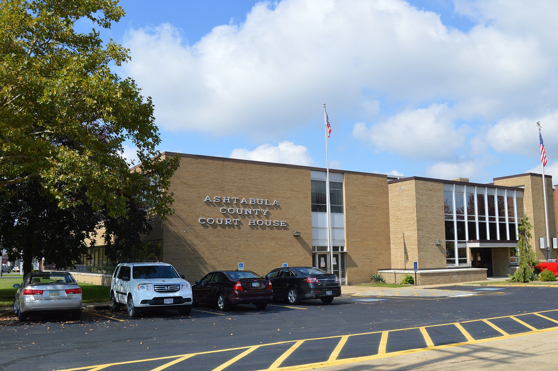 Front and eastern side of the new section of the Ashtabula County Courthouse, located at 25 W. Jefferson Street in Jefferson, Ohio, United States.