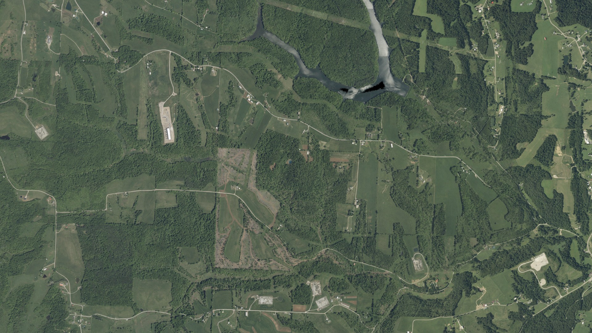 Natural-color aerial photograph of land around Somerset, Ohio