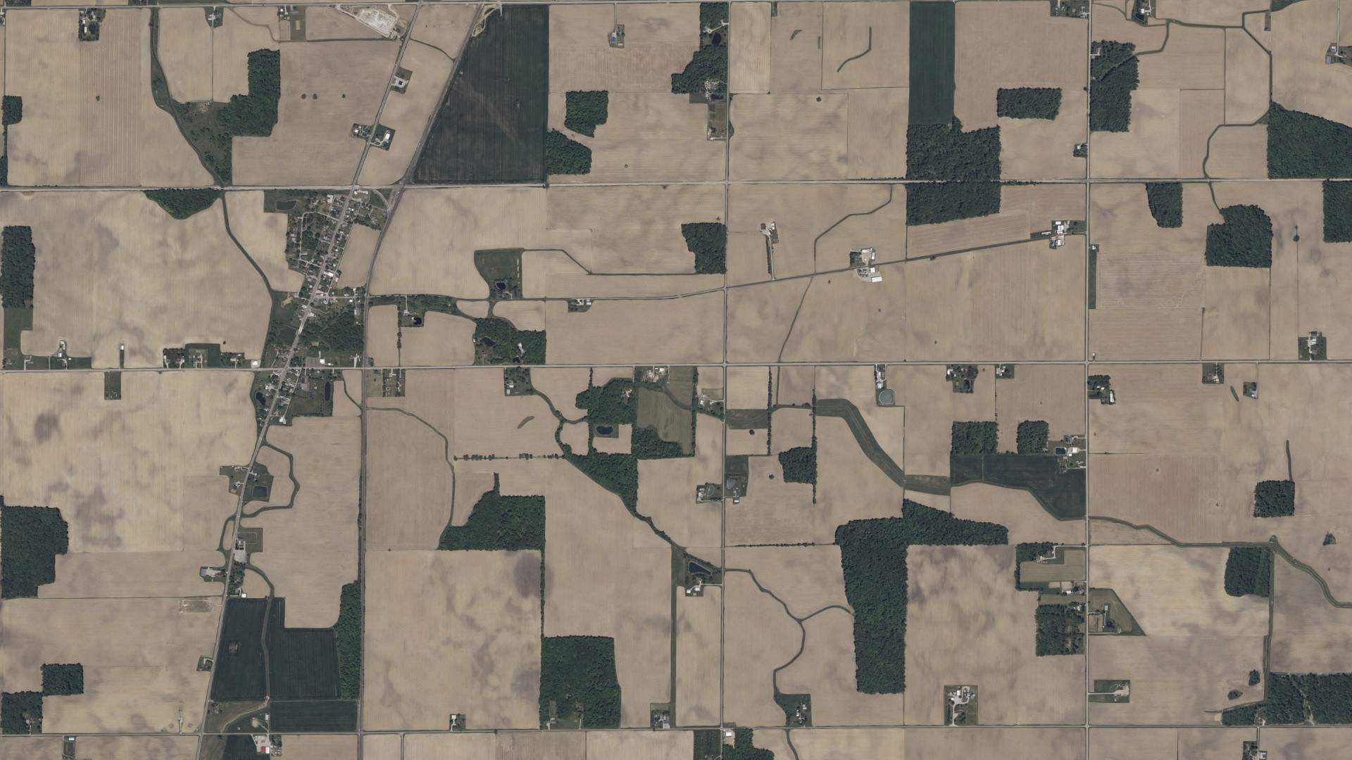 Natural-color aerial photograph of land around Chatfield, Ohio