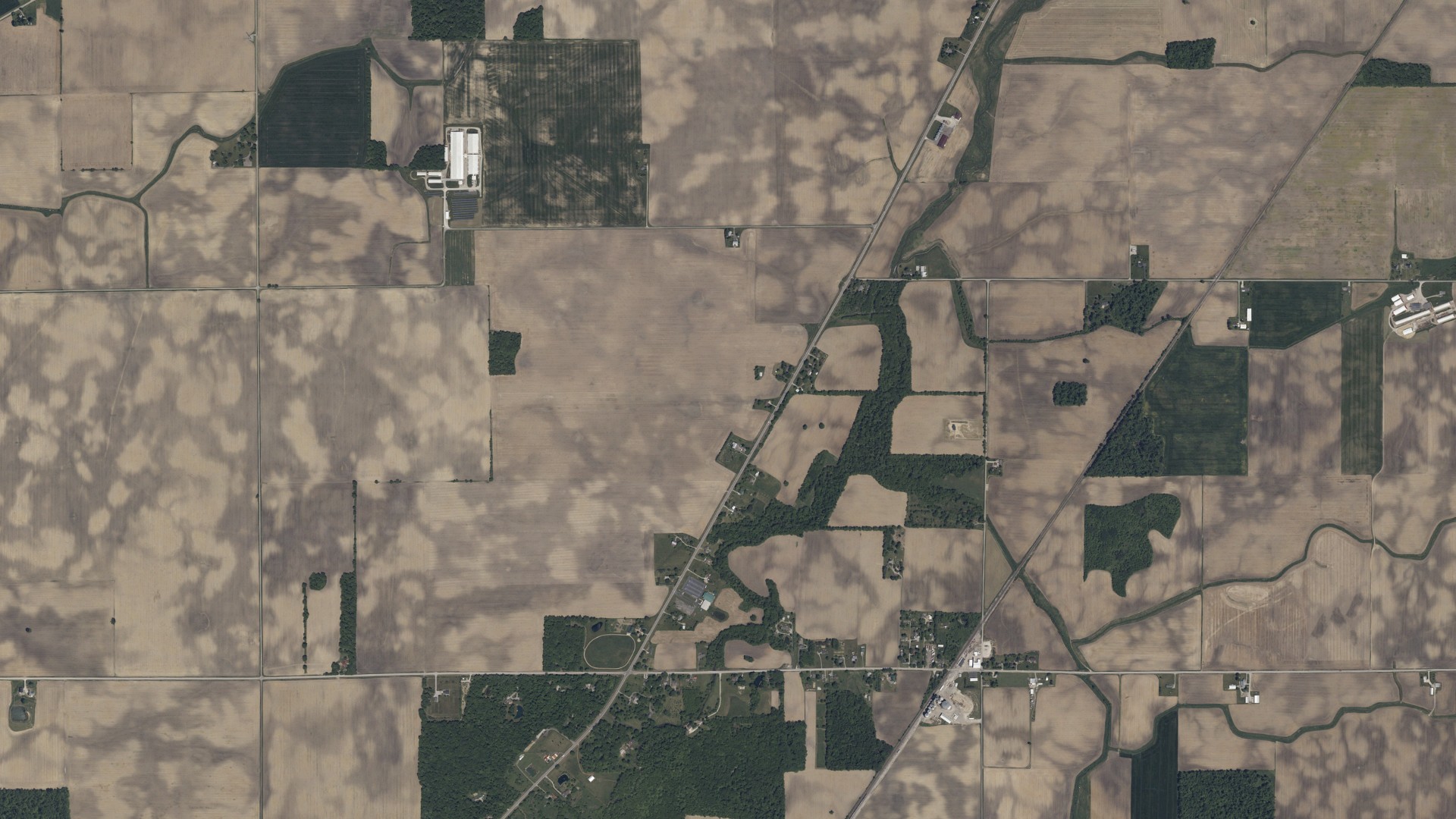 Natural-color aerial photograph of land around Dallas, Ohio