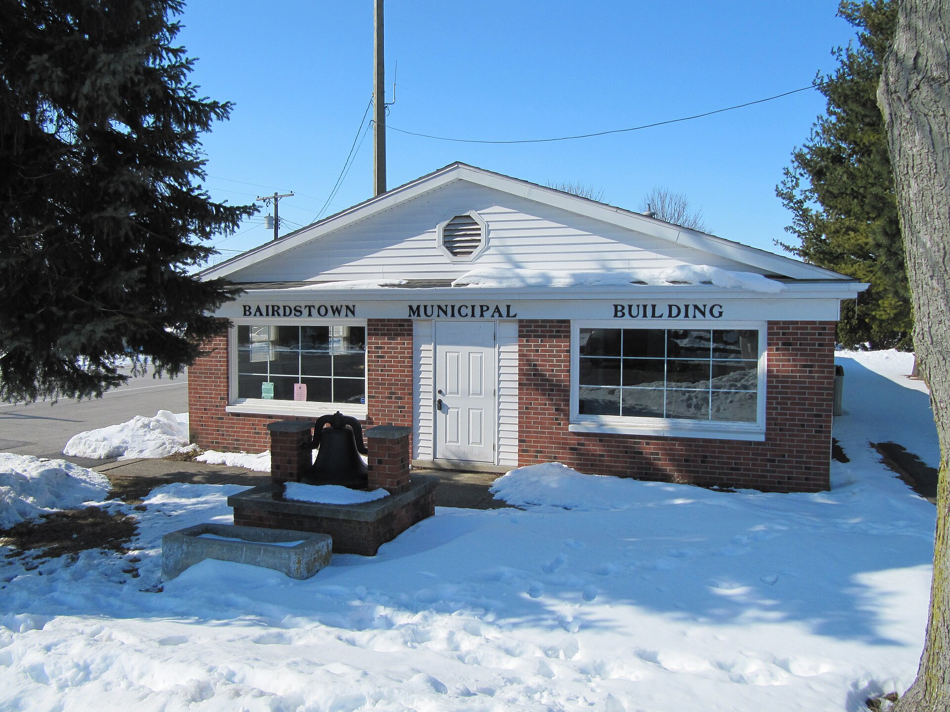 Photograph of the municipal buildingen of the village of Bairdstown, Ohioen, taken at street level from near the intersection of West Main and North Randolph streets.