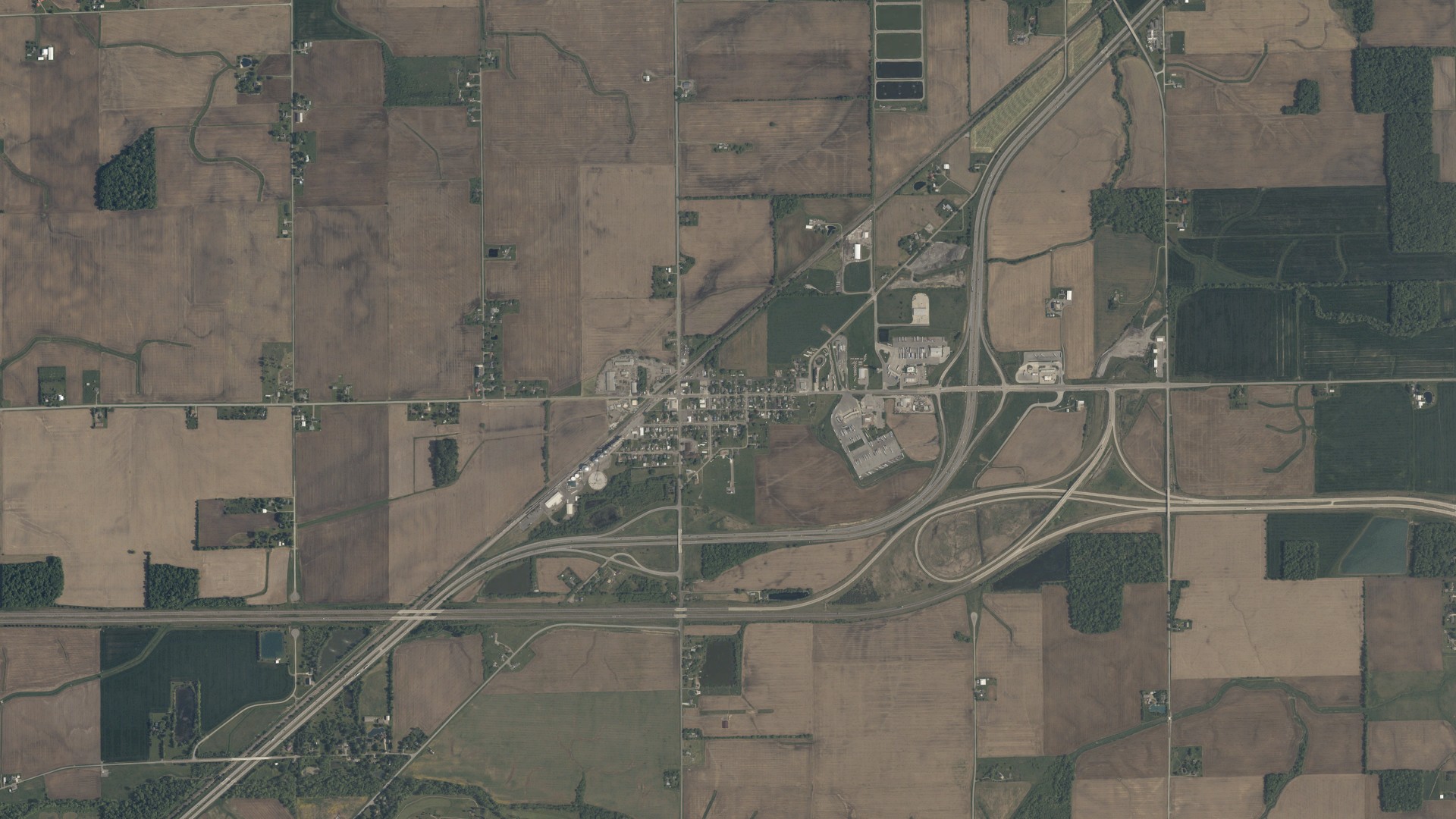 Natural-color aerial photograph of land around Beaverdam, Ohio