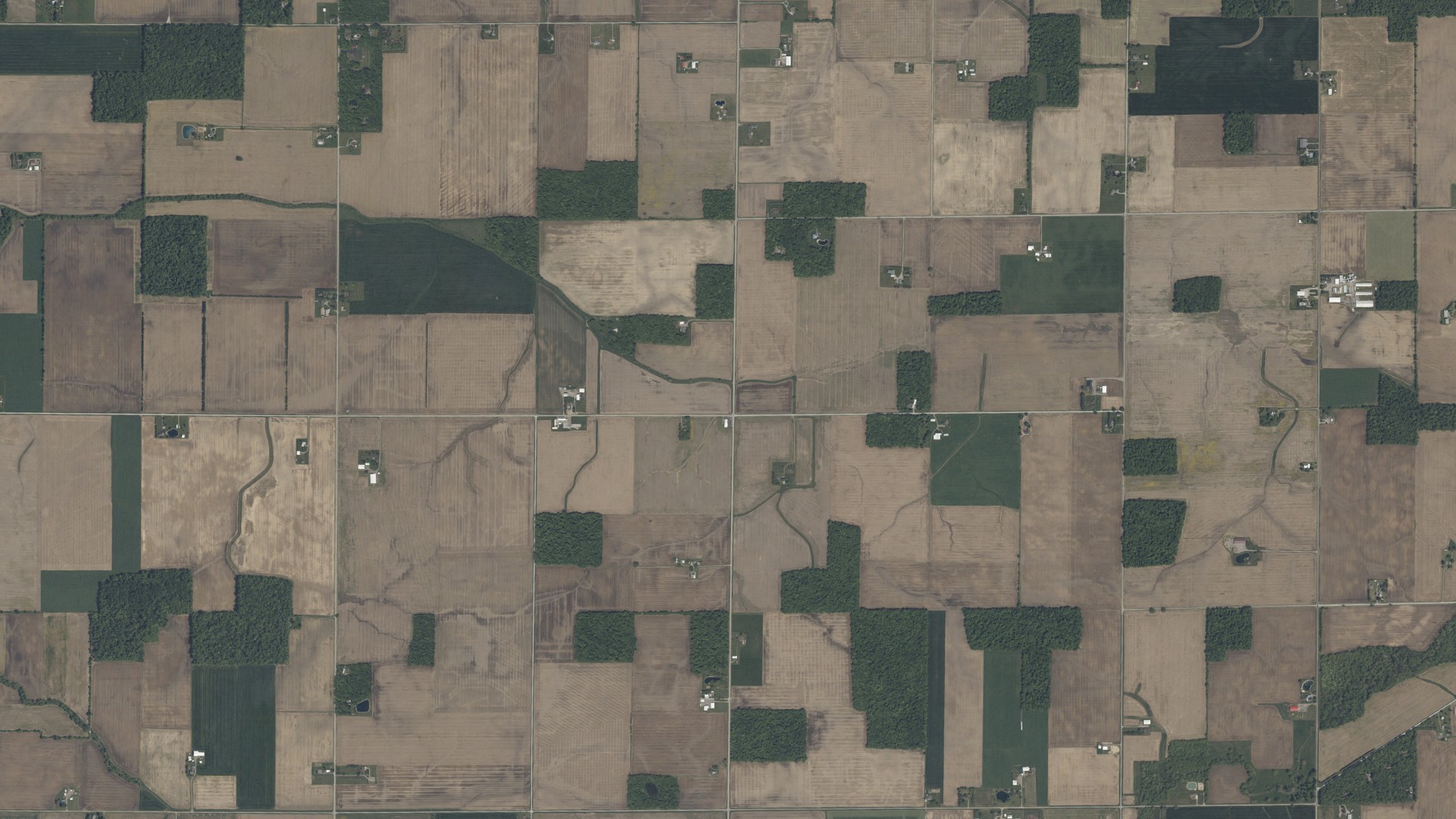 Natural-color aerial photograph of land around Van Buren, Ohio
