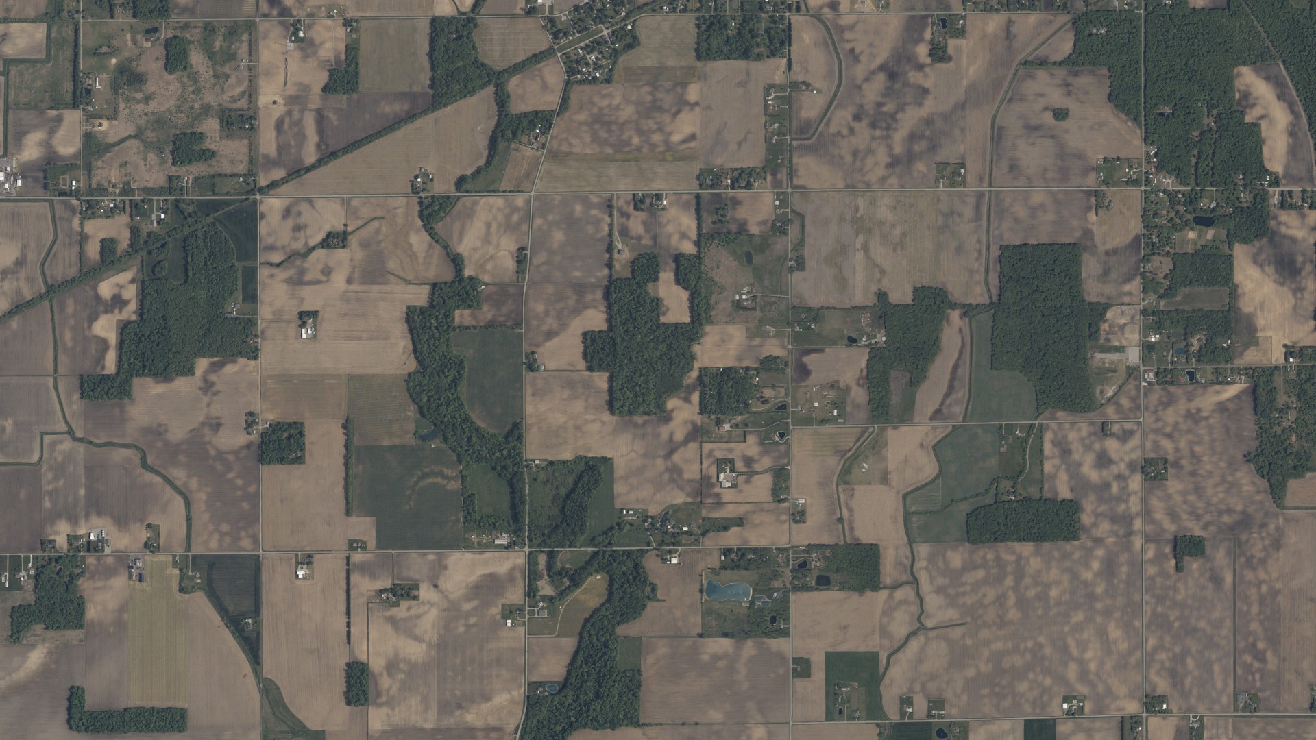 Natural-color aerial photograph of land around Washington, Ohio