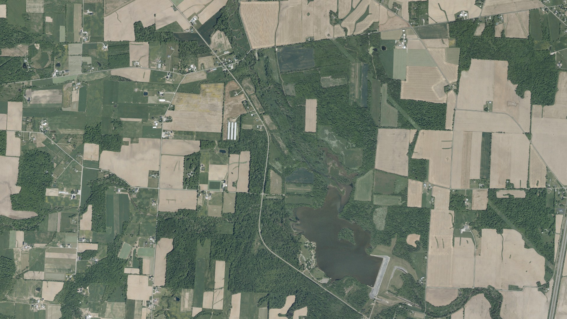 Natural-color aerial photograph of land around Middlebury, Ohio