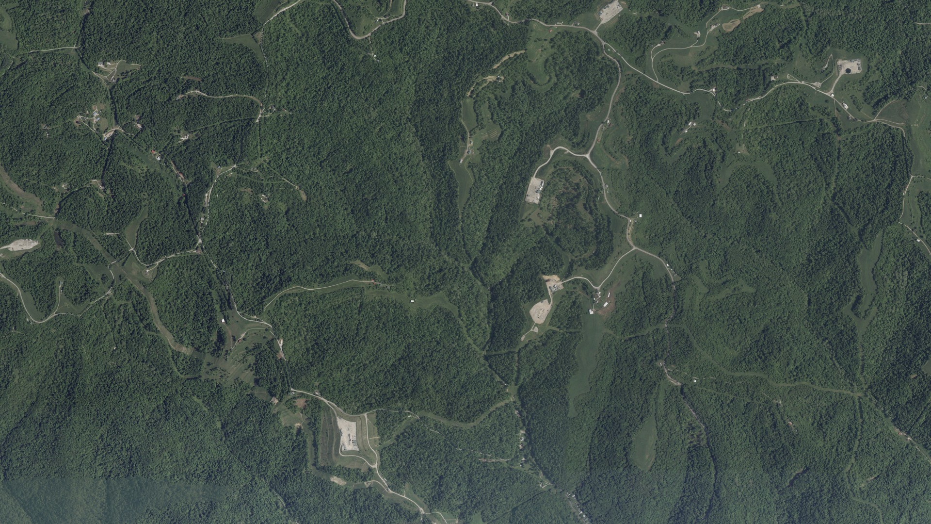 Natural-color aerial photograph of land around Lee, Ohio