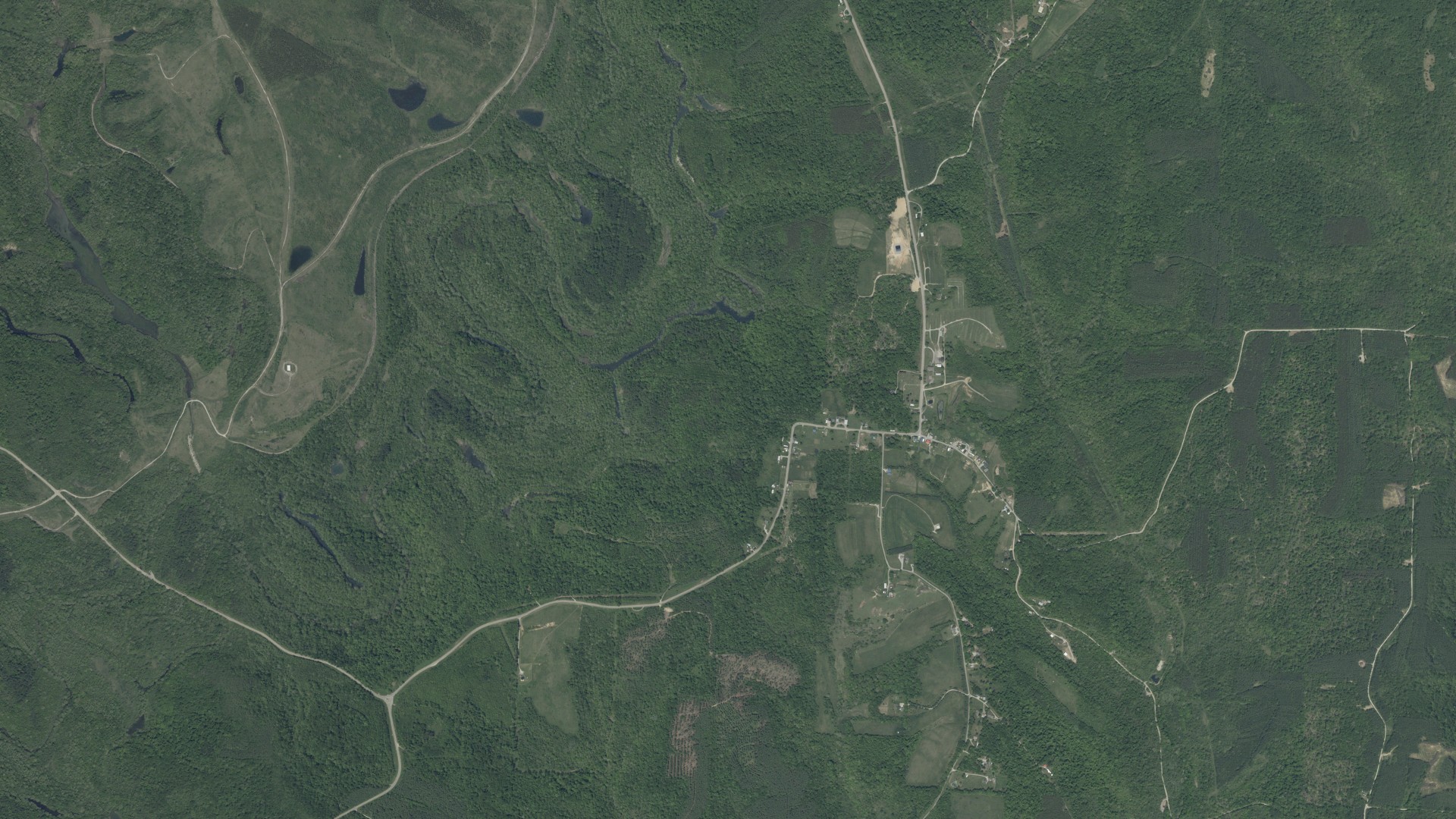Natural-color aerial photograph of land around Manchester, Ohio