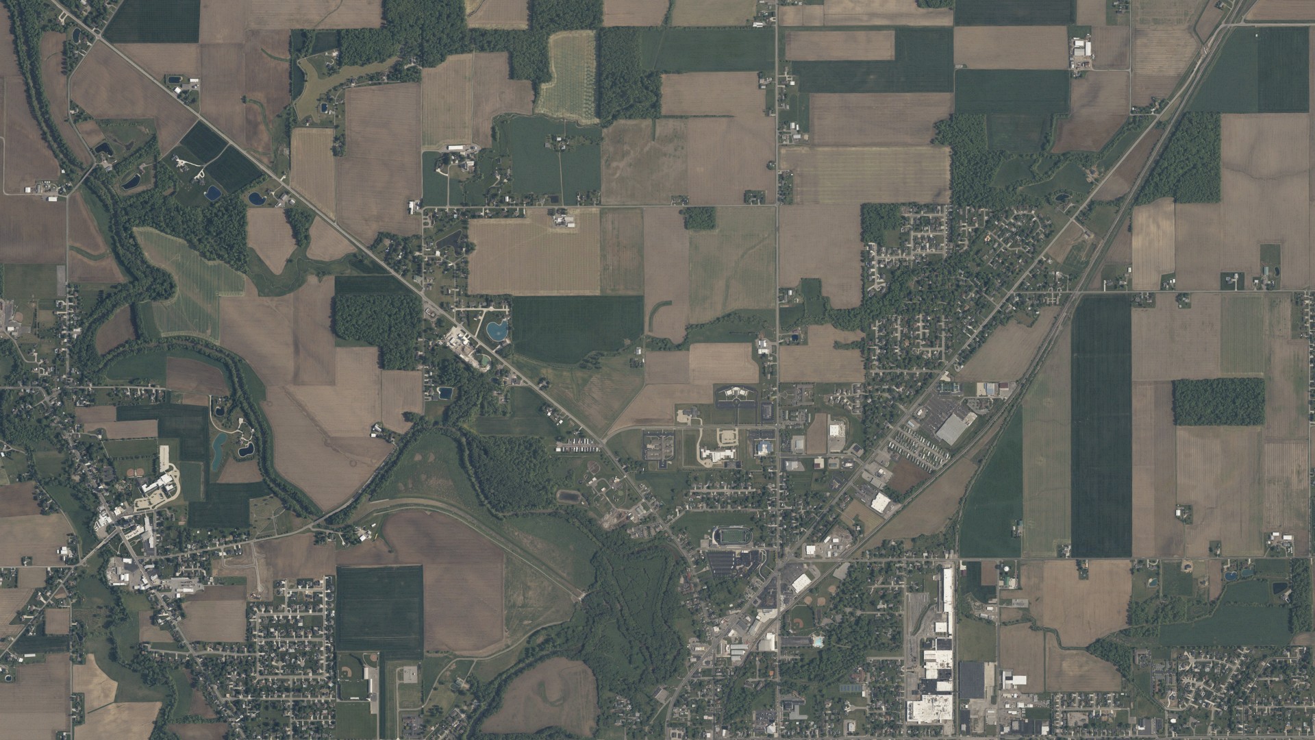 Aerial view of land around Ottawa, Ohio