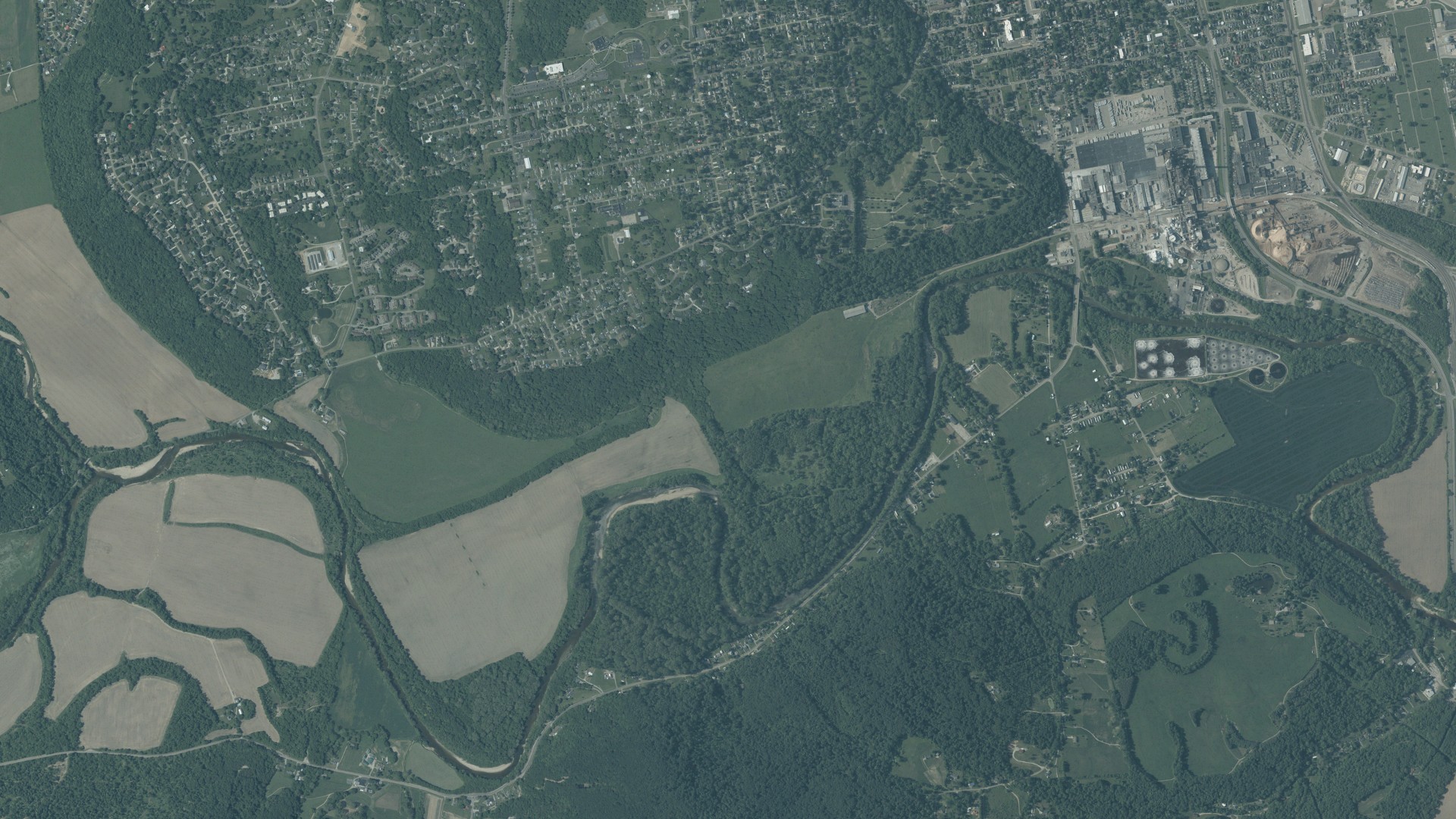 Natural-color aerial photograph of land around Scioto, Ohio