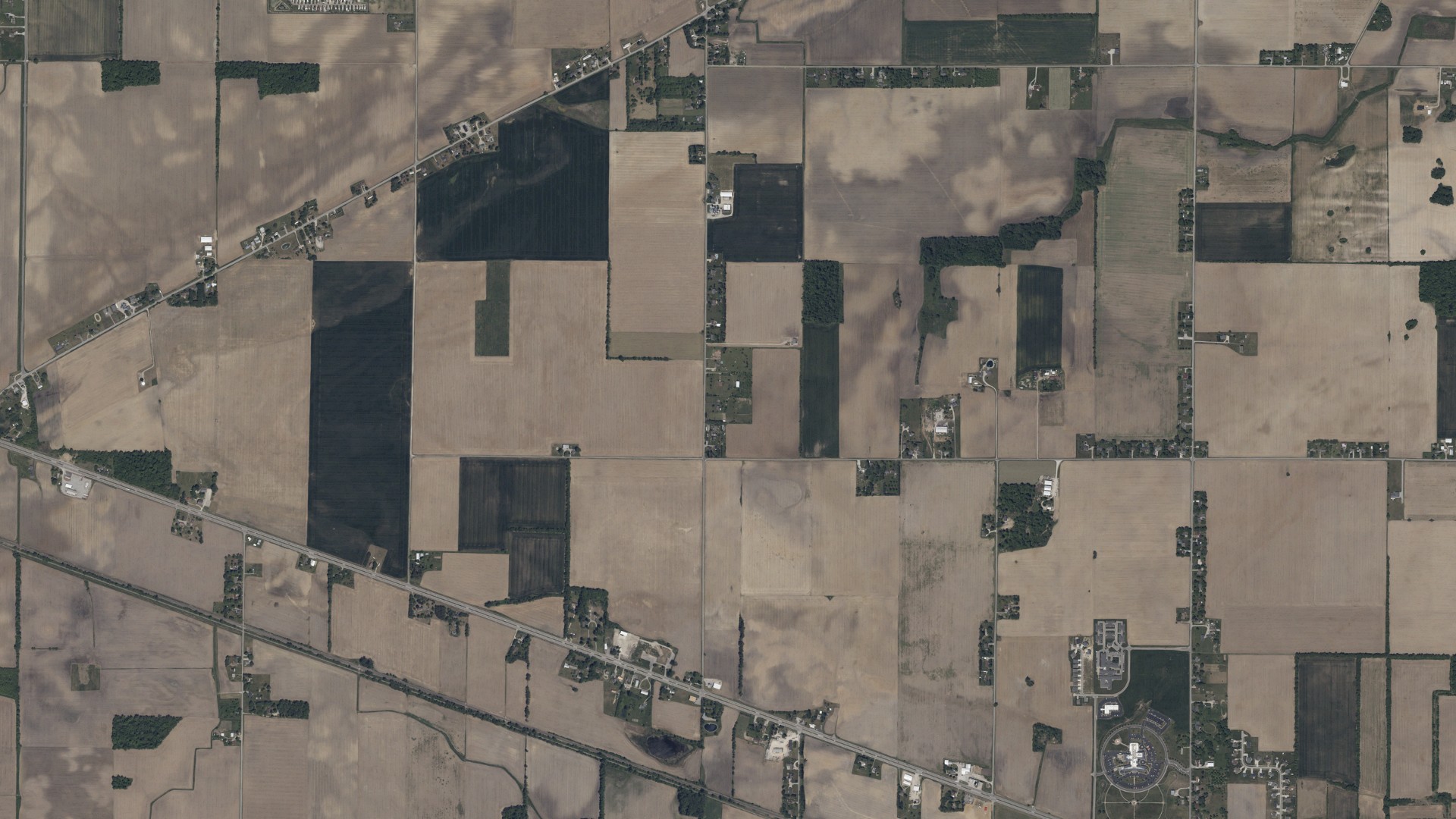 Natural-color aerial photograph of land around York, Ohio