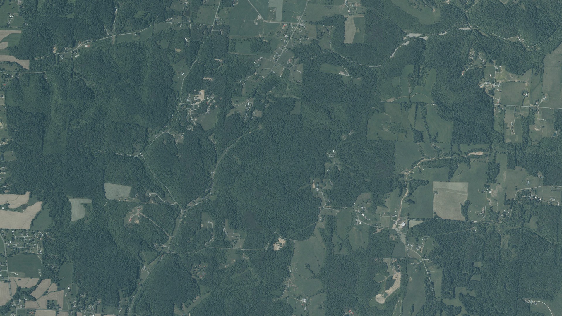 Natural-color aerial photograph of land around Madison, Ohio