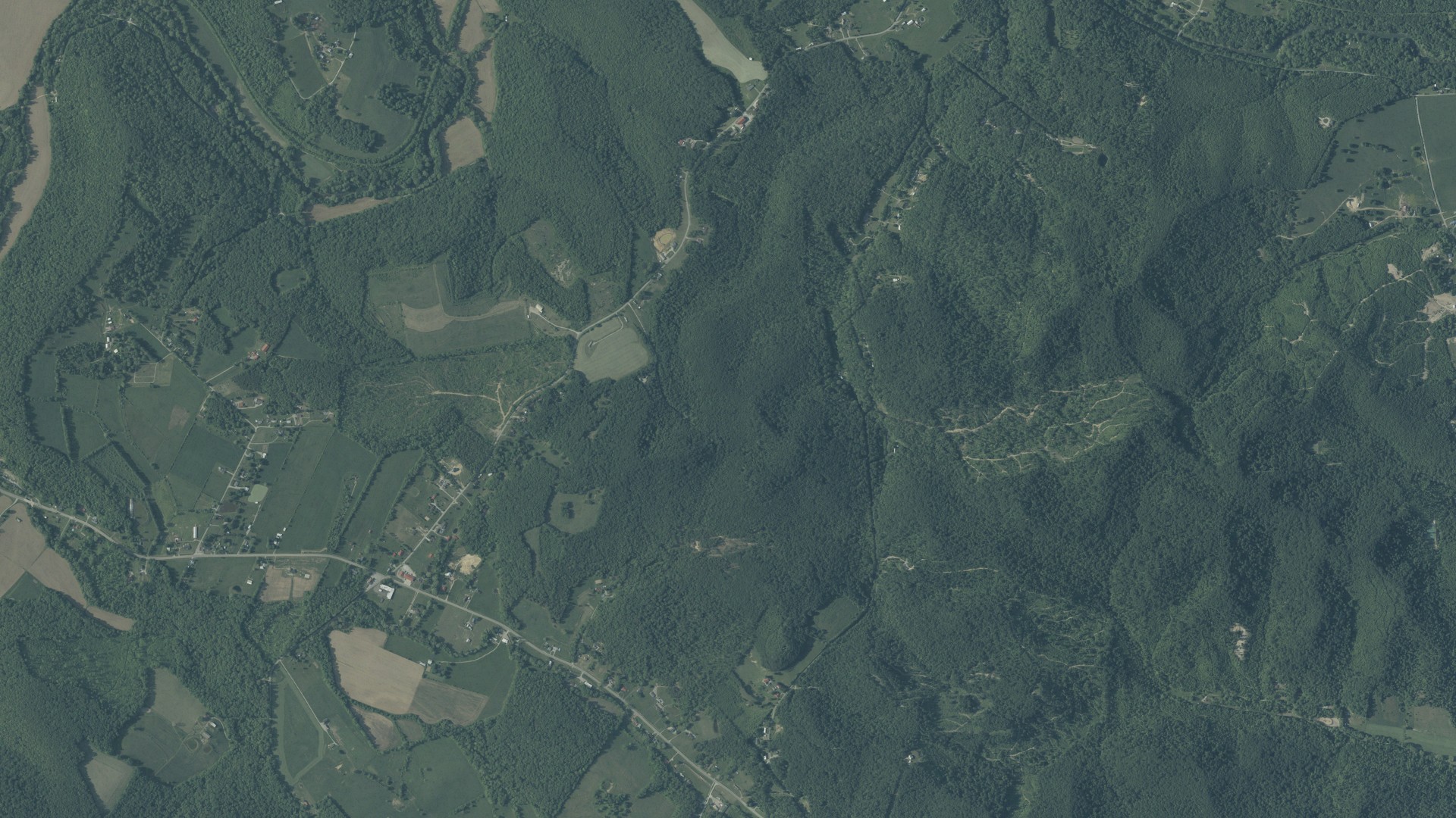 Natural-color aerial photograph of land around Union, Ohio