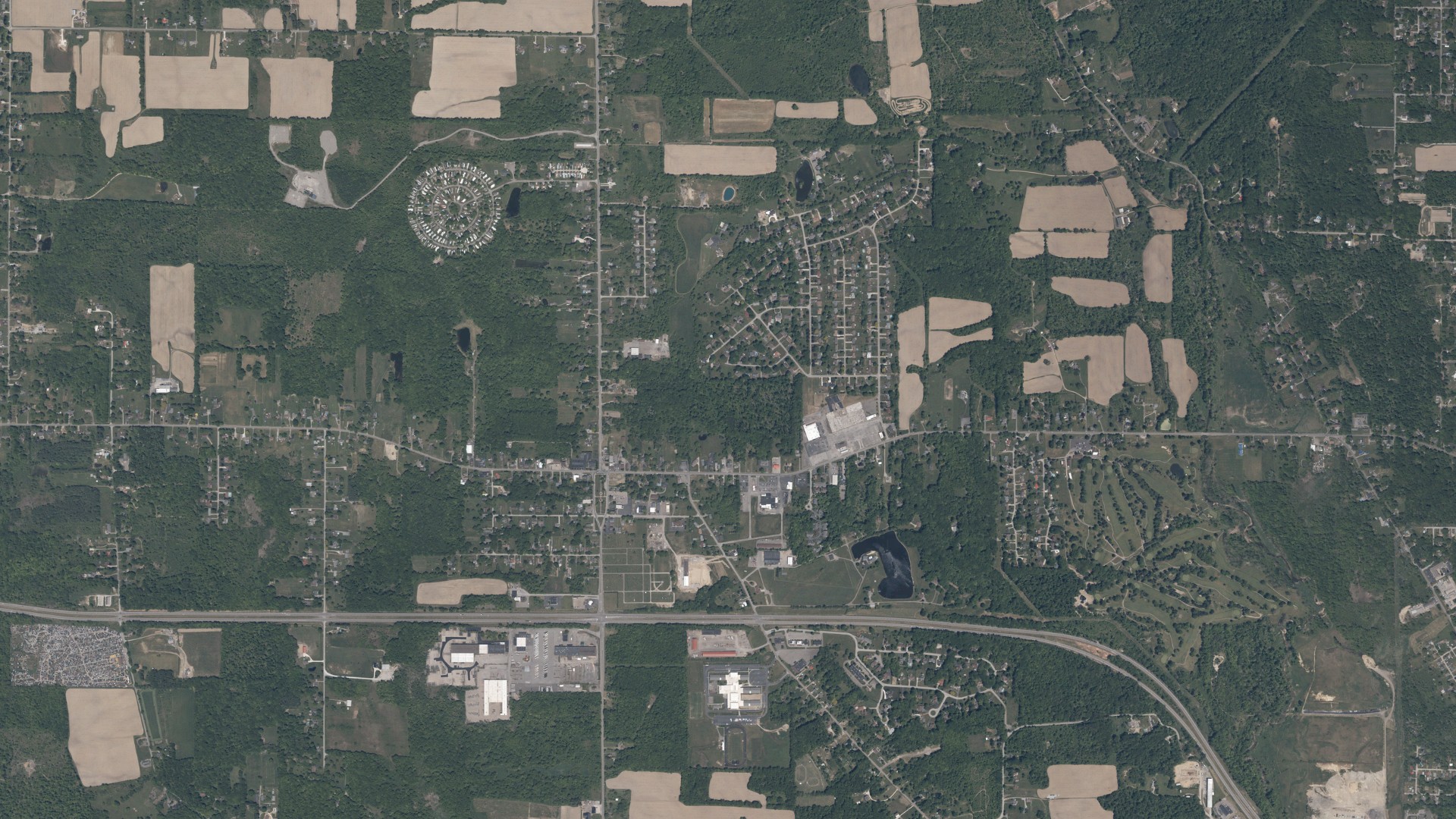 Natural-color aerial photograph of land around Brookfield, Ohio