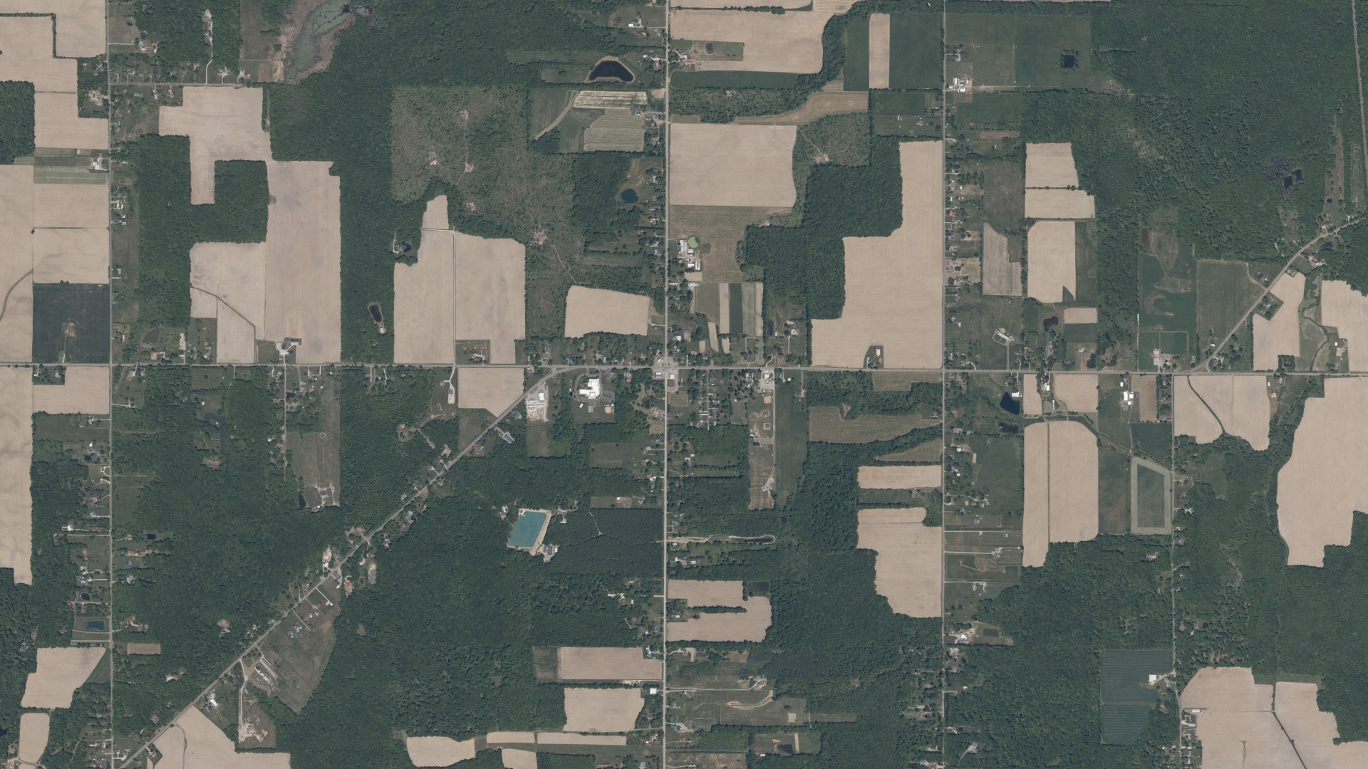 Natural-color aerial photograph of land around Johnston, Ohio