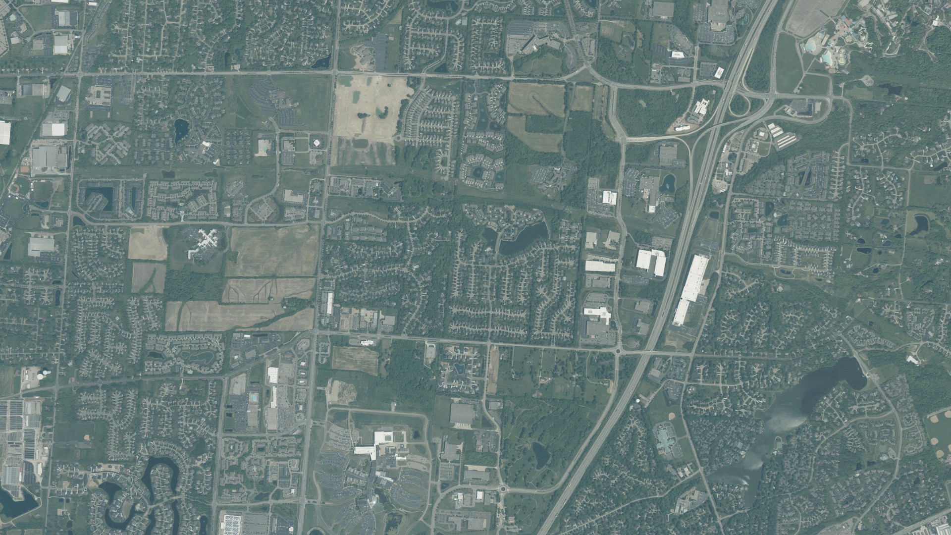 Natural-color aerial photograph of land around Deerfield, Ohio