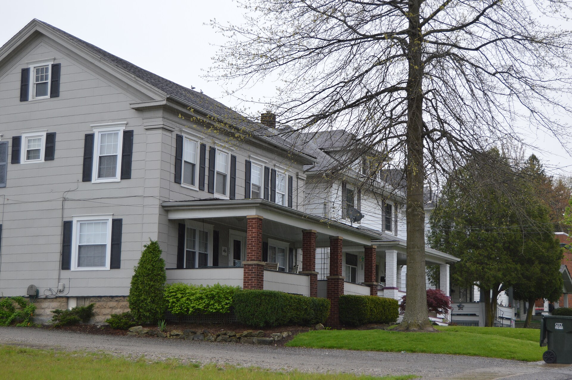 Street scene in Hubbard, Ohio