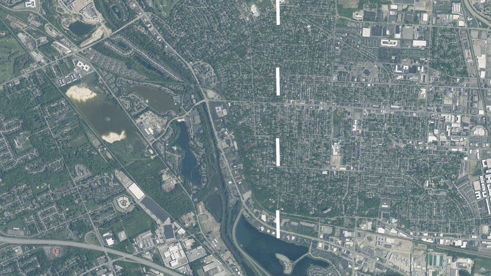Natural-color aerial photograph of land around Marble Cliff, Ohio