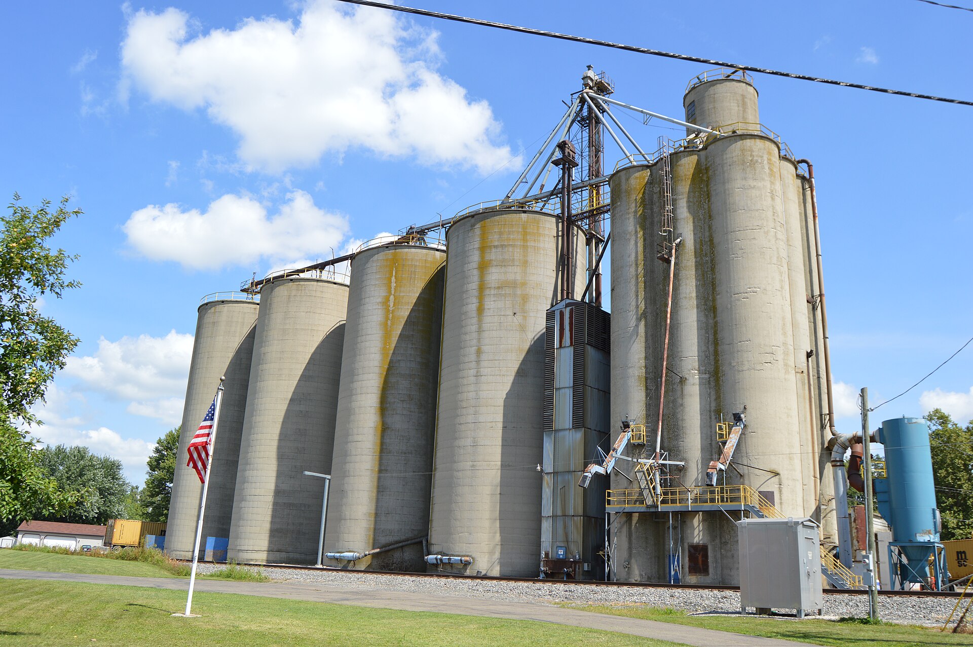 View from the south of the Morral grain elevator, located at 116 E. Neff Street (State Route 231) in Morral, Ohio, United States.