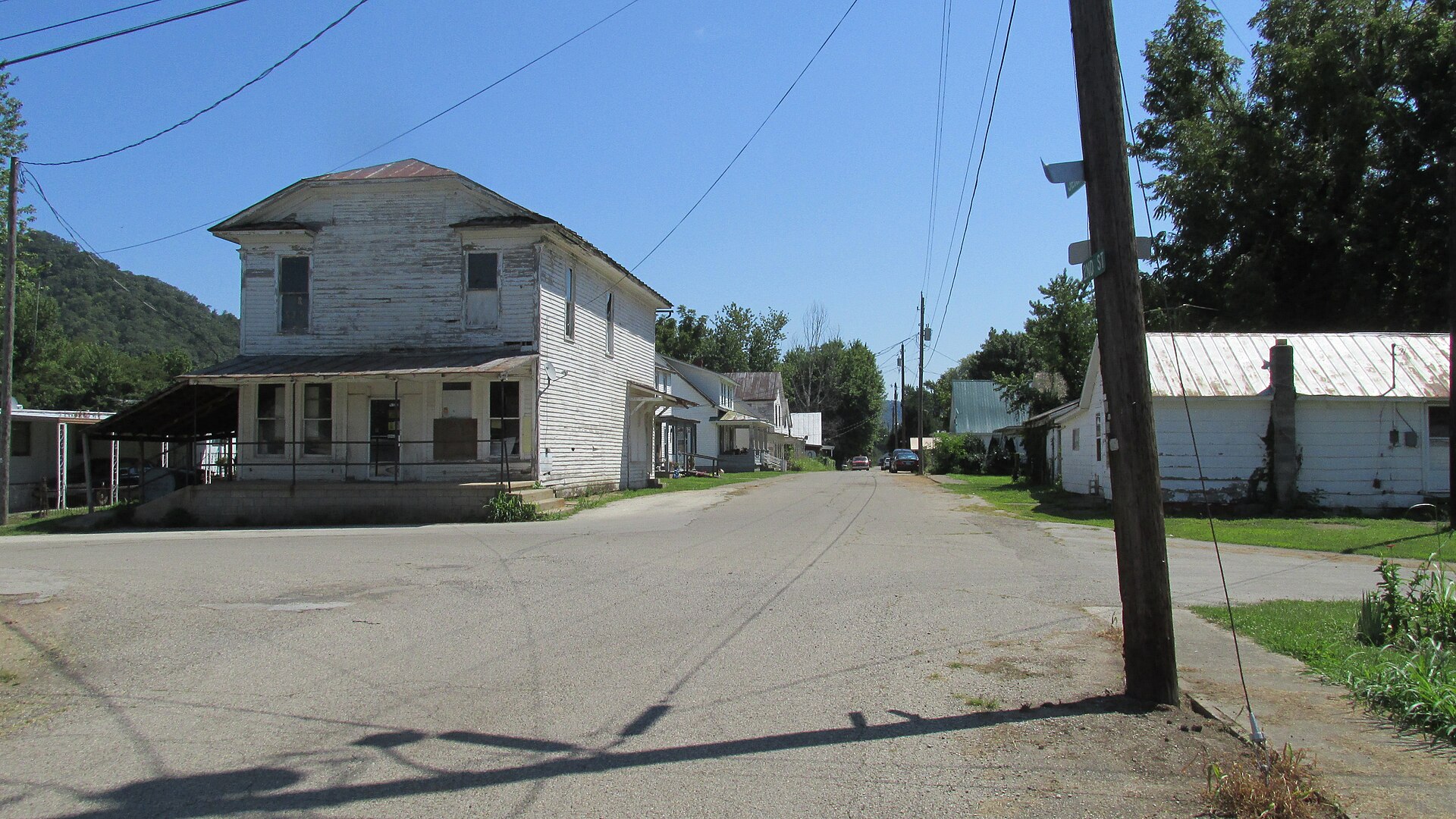 Main Street in Rome, Ohio