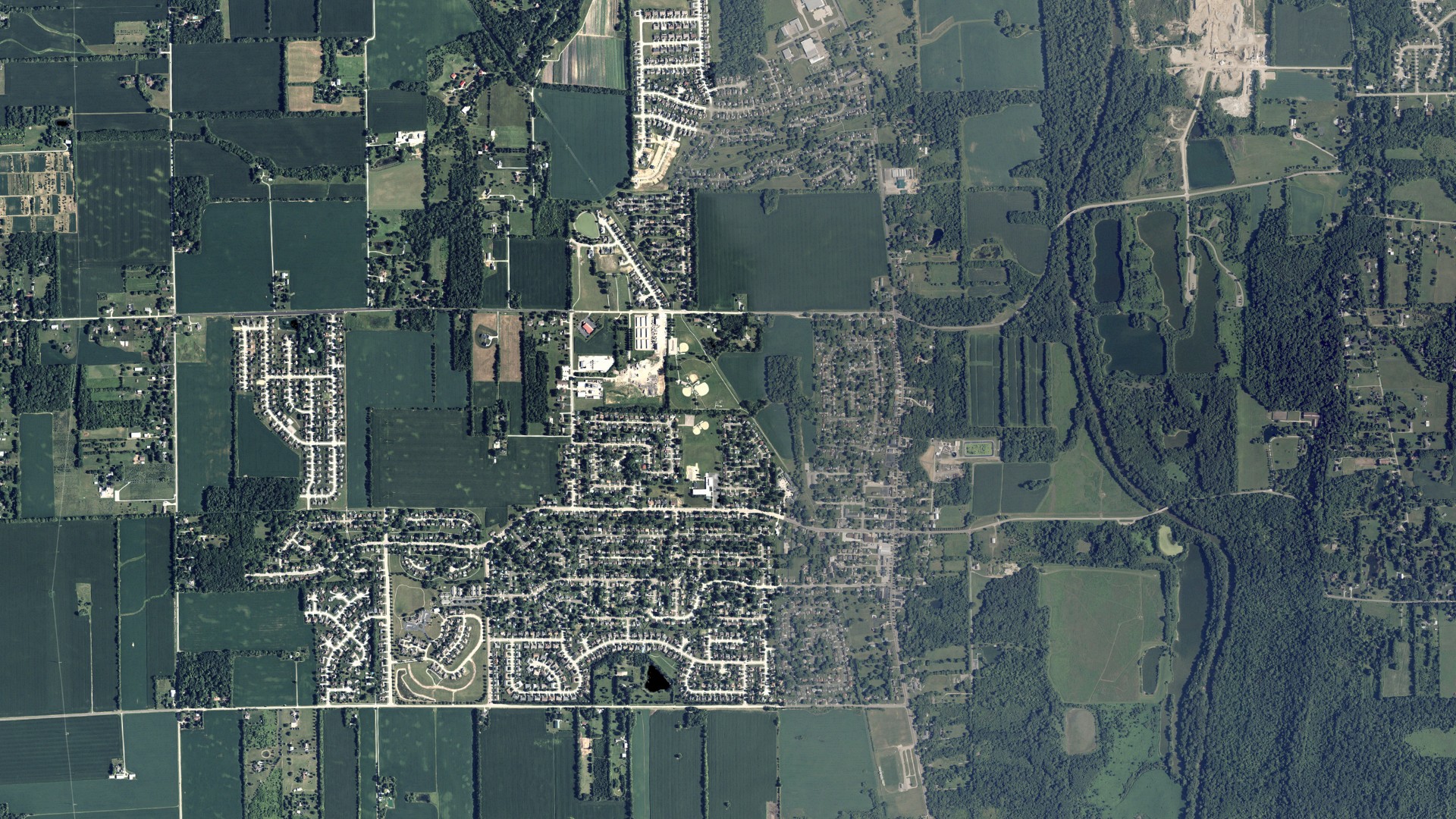 Natural-color aerial photograph of land around Union, Ohio