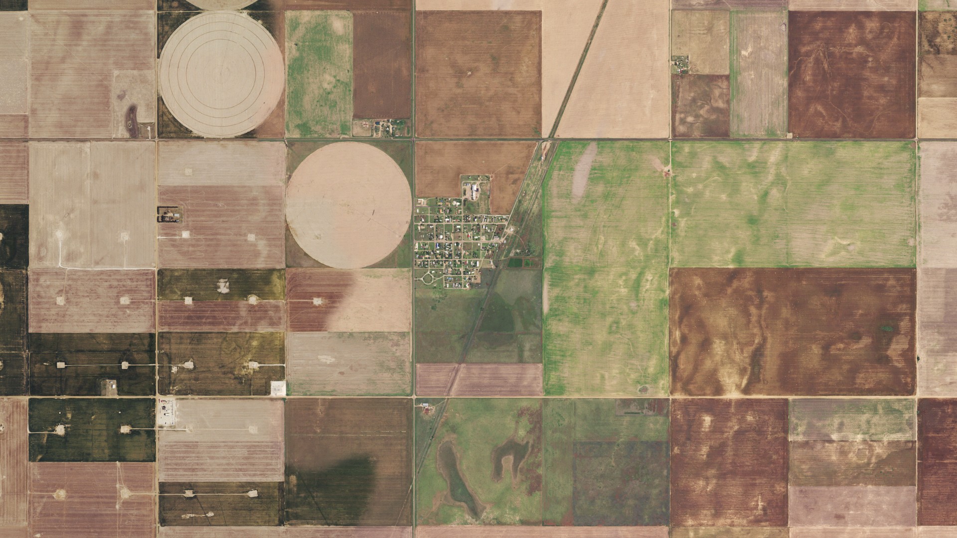 Natural-color aerial photograph of land around Adams, Oklahoma