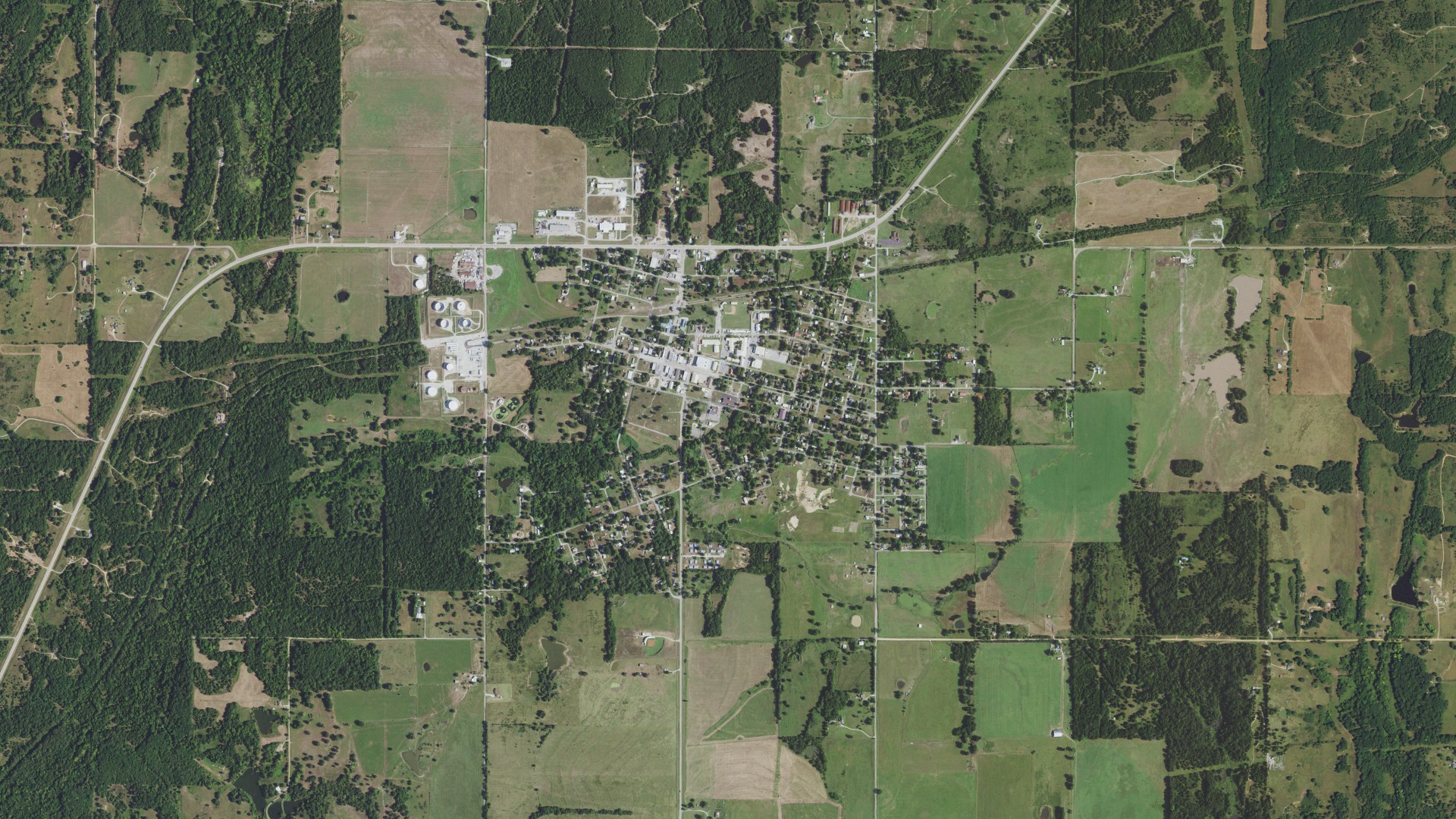 Natural-color aerial photograph of land around Allen, Oklahoma