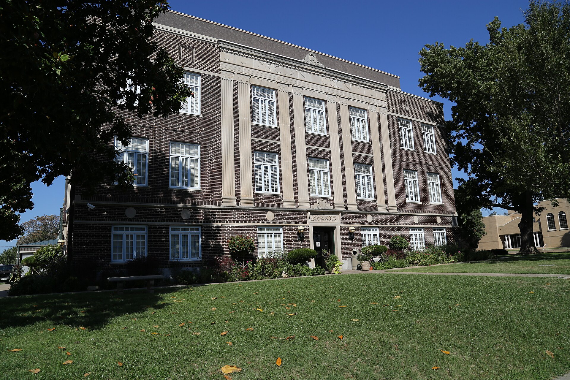 McClain County Courthouse, Courthouse Square Purcell — Oklahoma