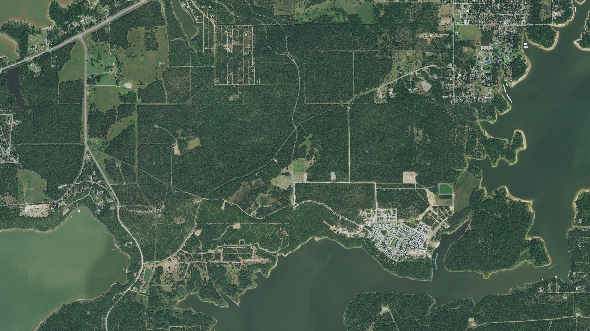 Natural-color aerial photograph of land around Carlton Landing, Oklahoma