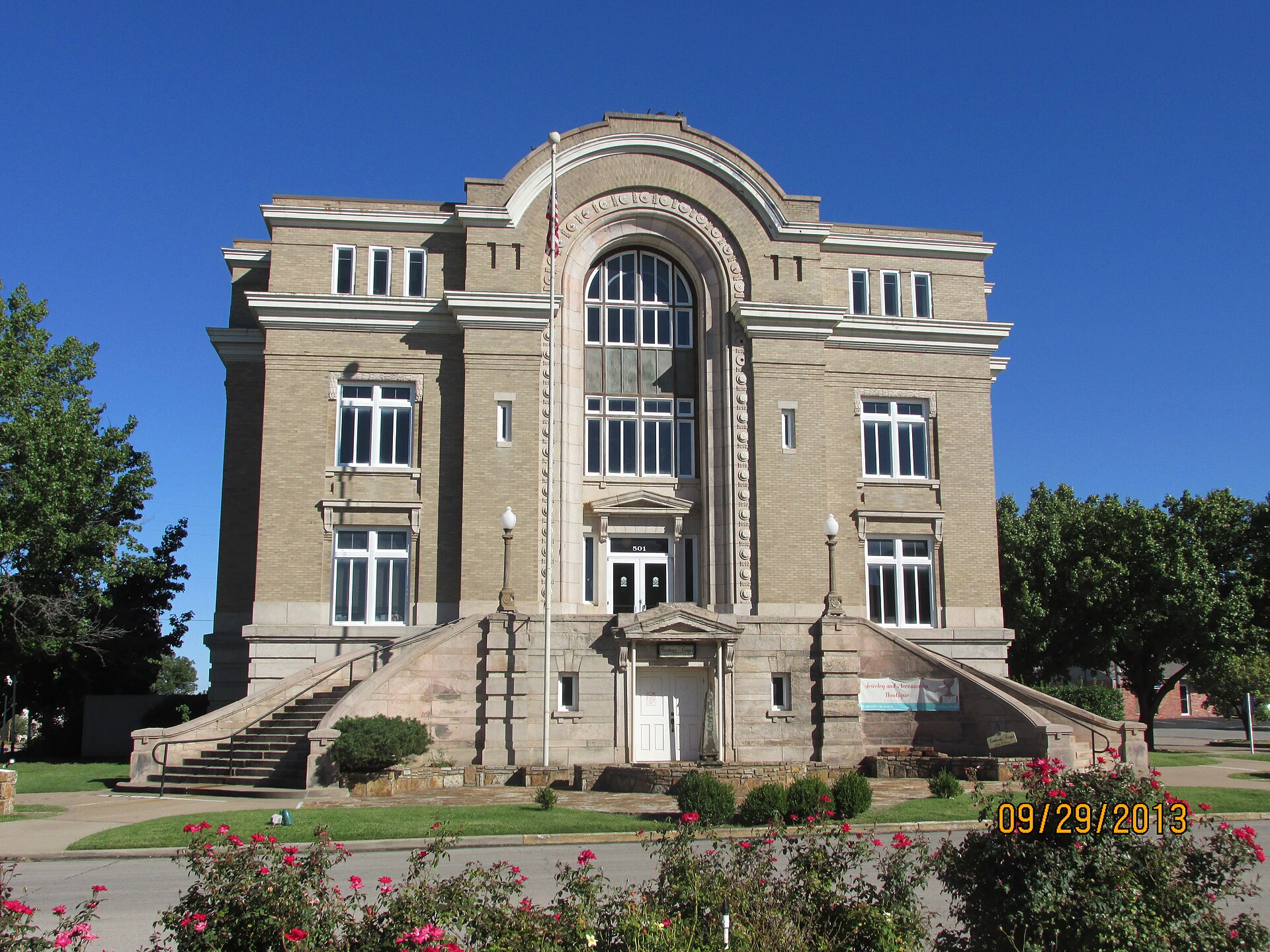 Old Washington County Courthouse — at 400 Frank Phillips Boulevard, in Bartlesville, Oklahoma.
